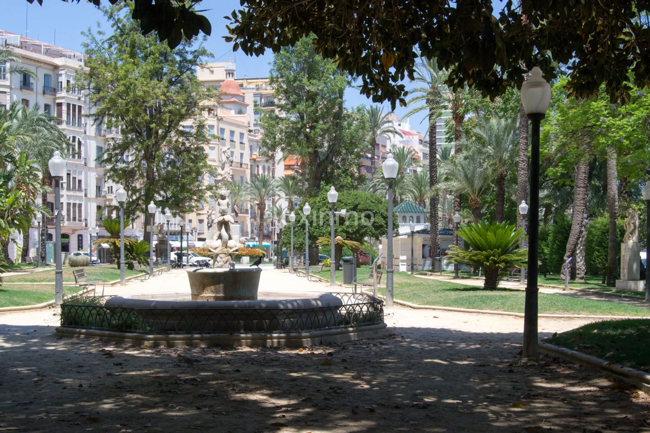 Prachtvolles Eck-Penthouse auf der Esplanade von Alicante — photo 46