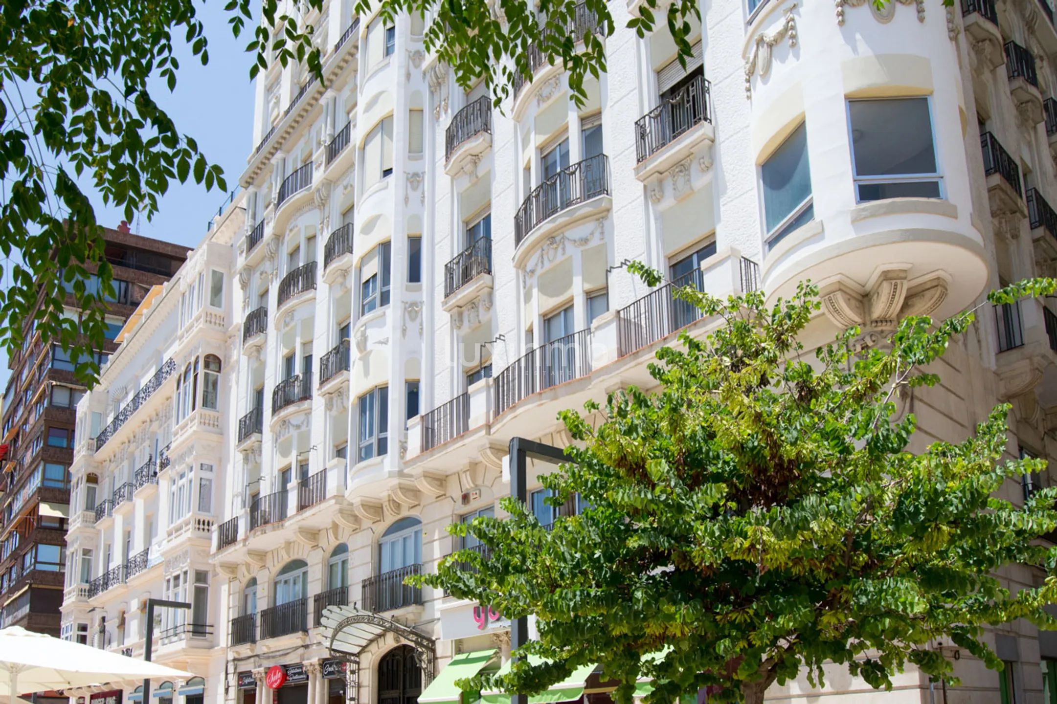 Prachtvolles Eck-Penthouse auf der Esplanade von Alicante — photo 13