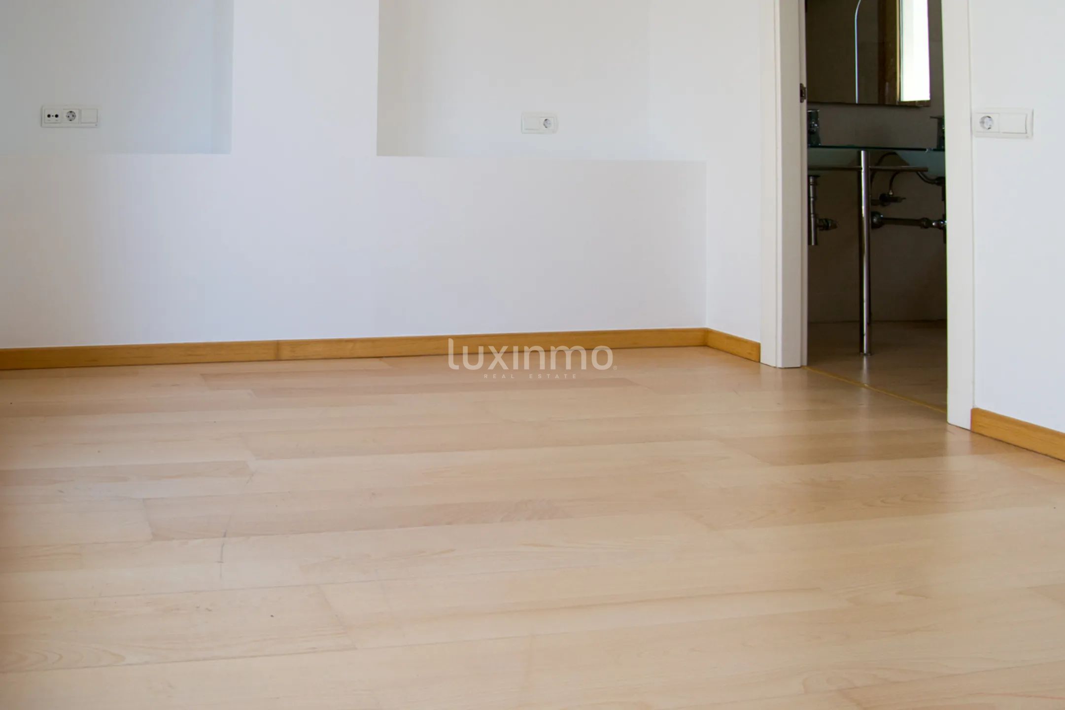 Prachtvolles Eck-Penthouse auf der Esplanade von Alicante — photo 23