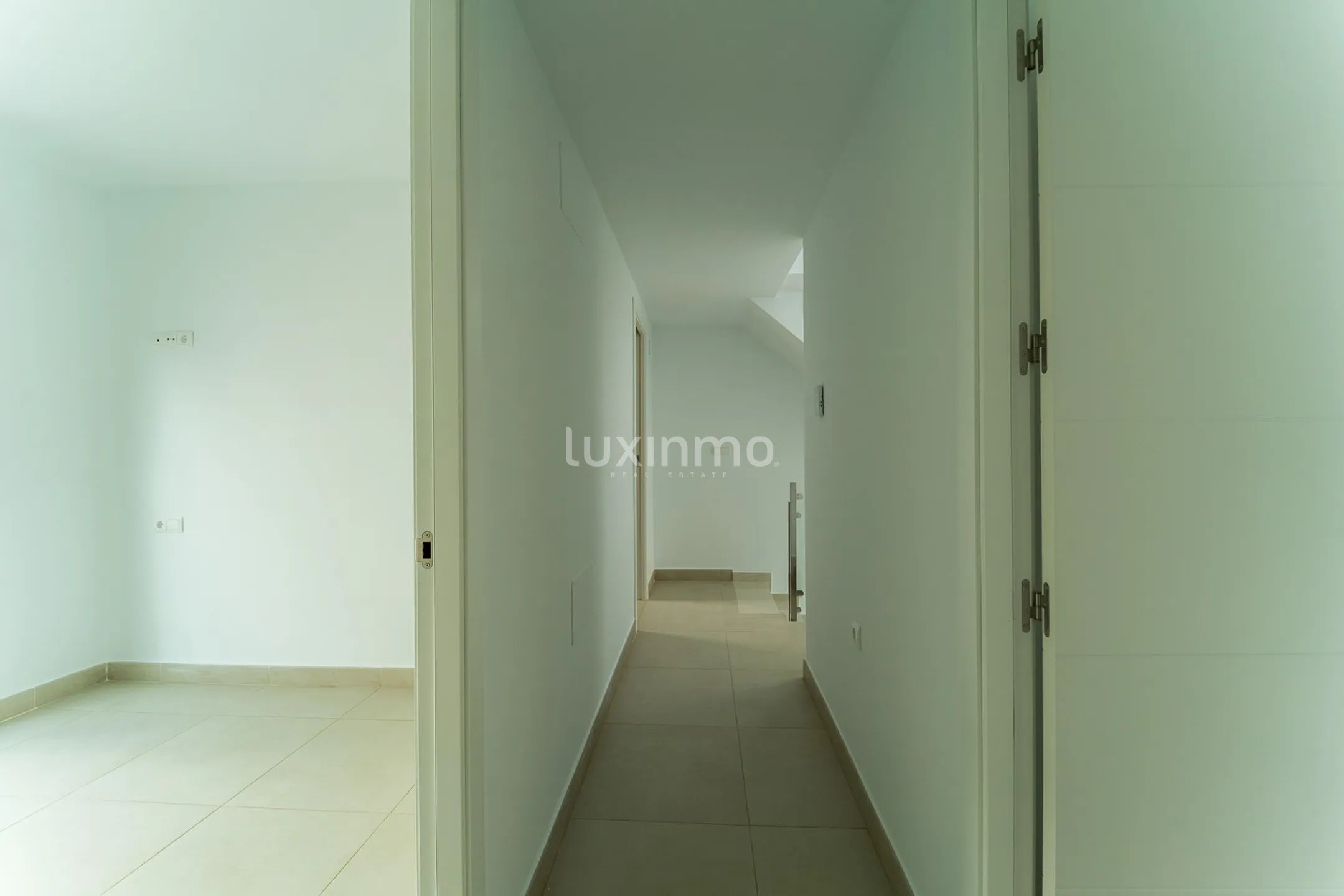 Eine neue Villa zur Miete in La Nuсia — photo 15