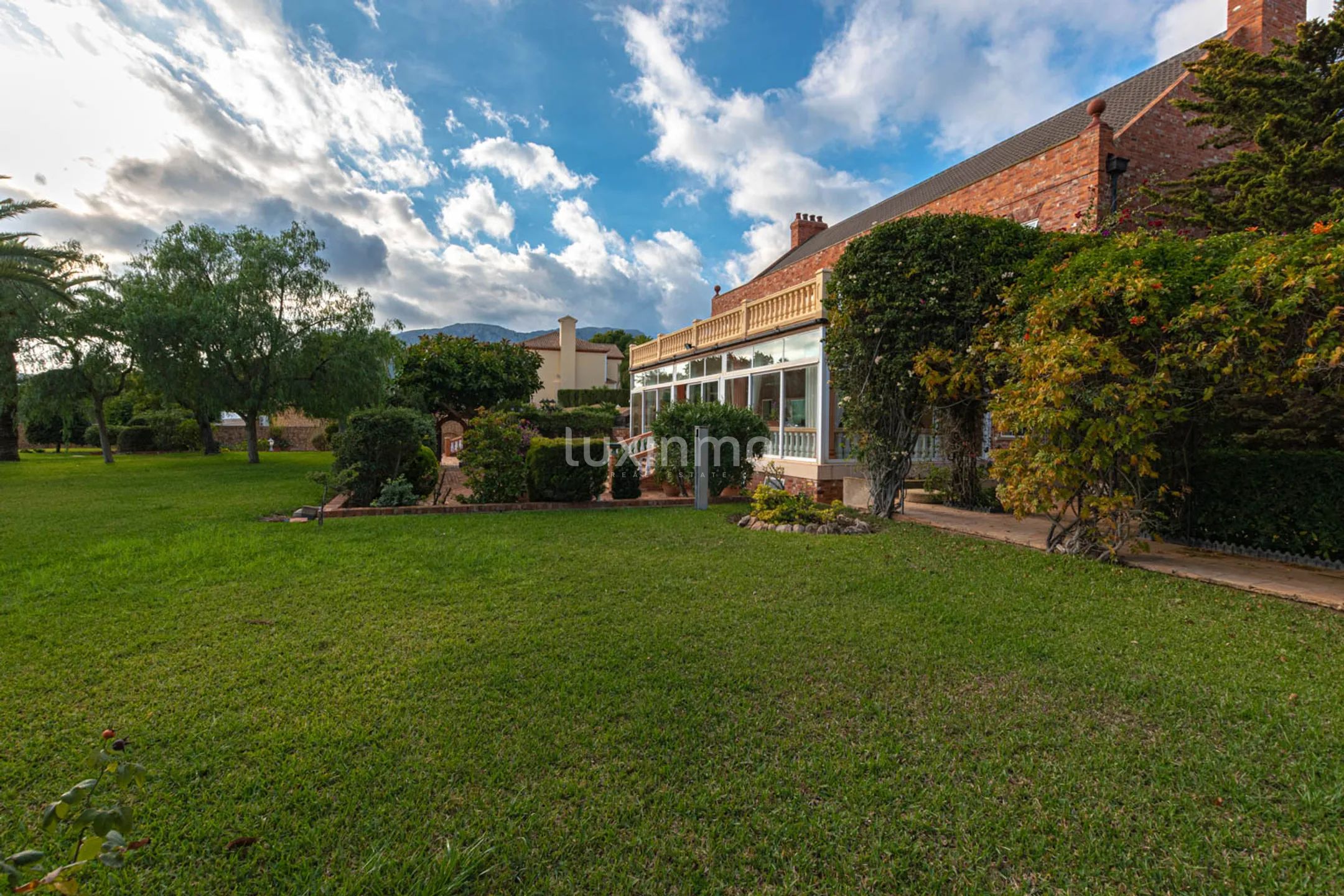 Villa i engelsk stil med panoramautsikt til leie i Calpe — photo 11