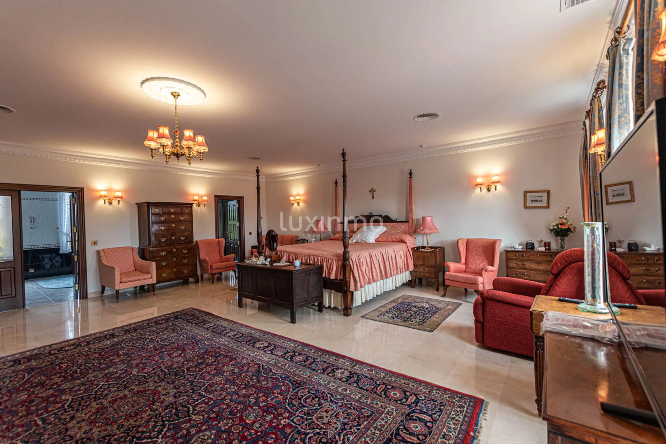 Villa i engelsk stil med panoramautsikt til leie i Calpe — photo 35