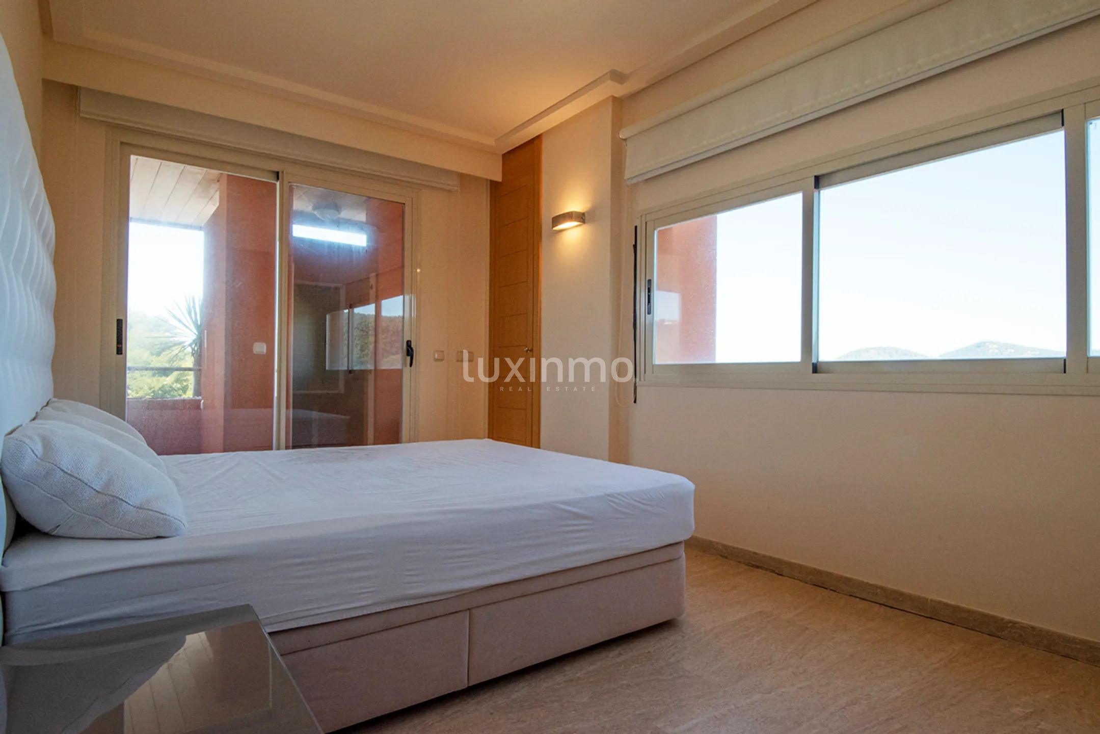 Moderno piso de 2 dormitorios en venta en Roca Llisa en Ibiza — photo 22