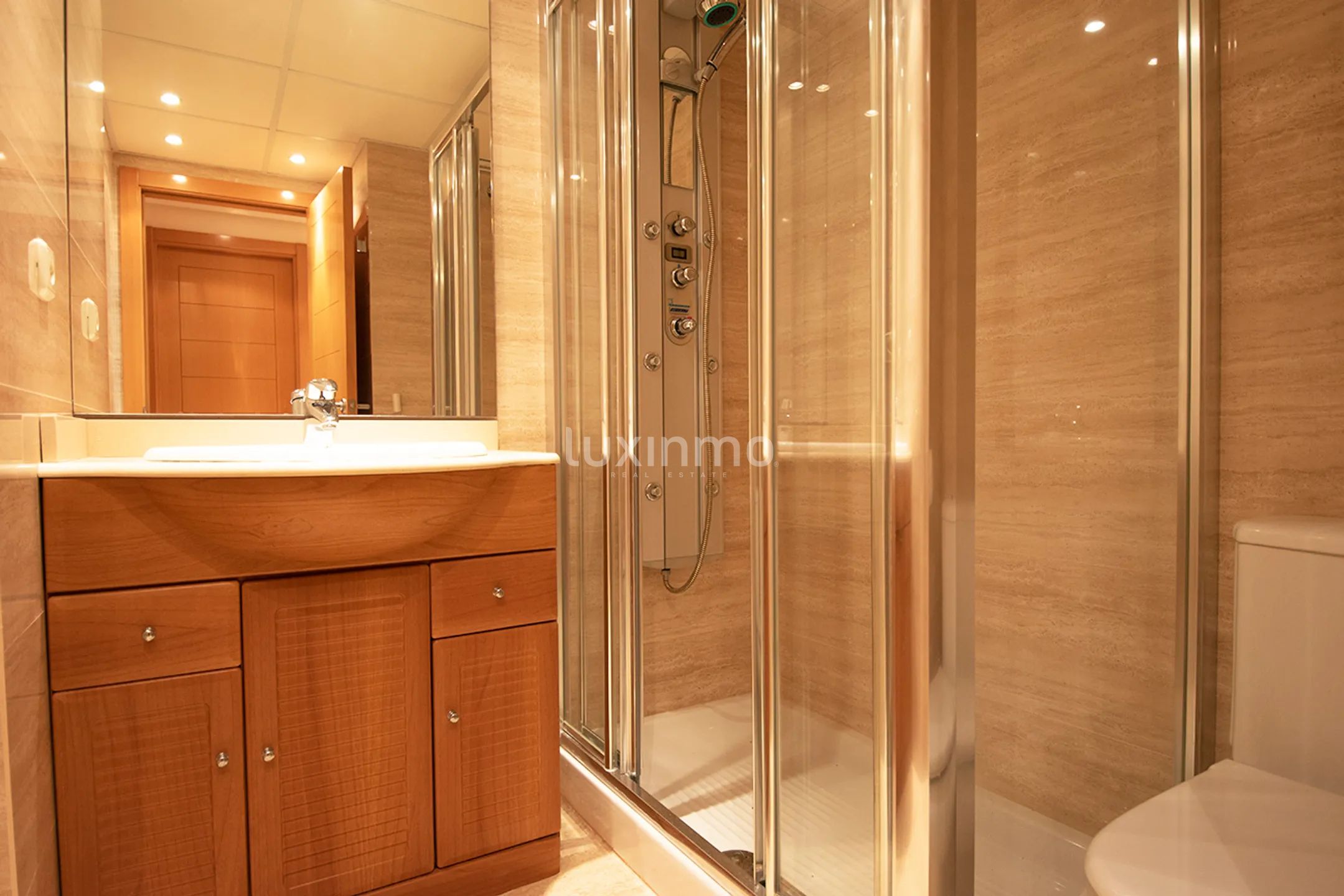 Moderno piso de 2 dormitorios en venta en Roca Llisa en Ibiza — photo 41