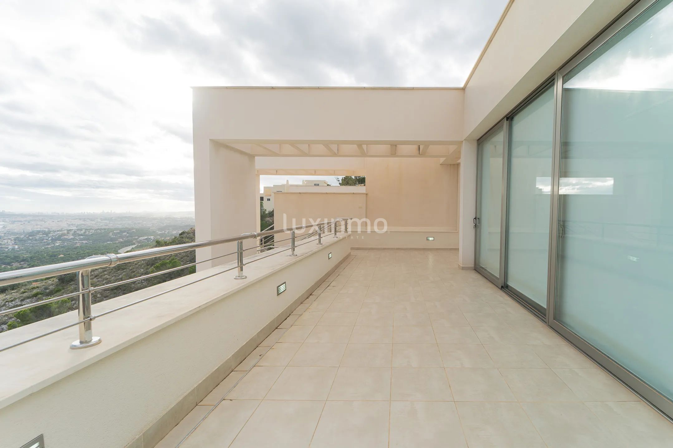 Penthouse with swimming pool and sea views in Mare Nostrum — photo 18