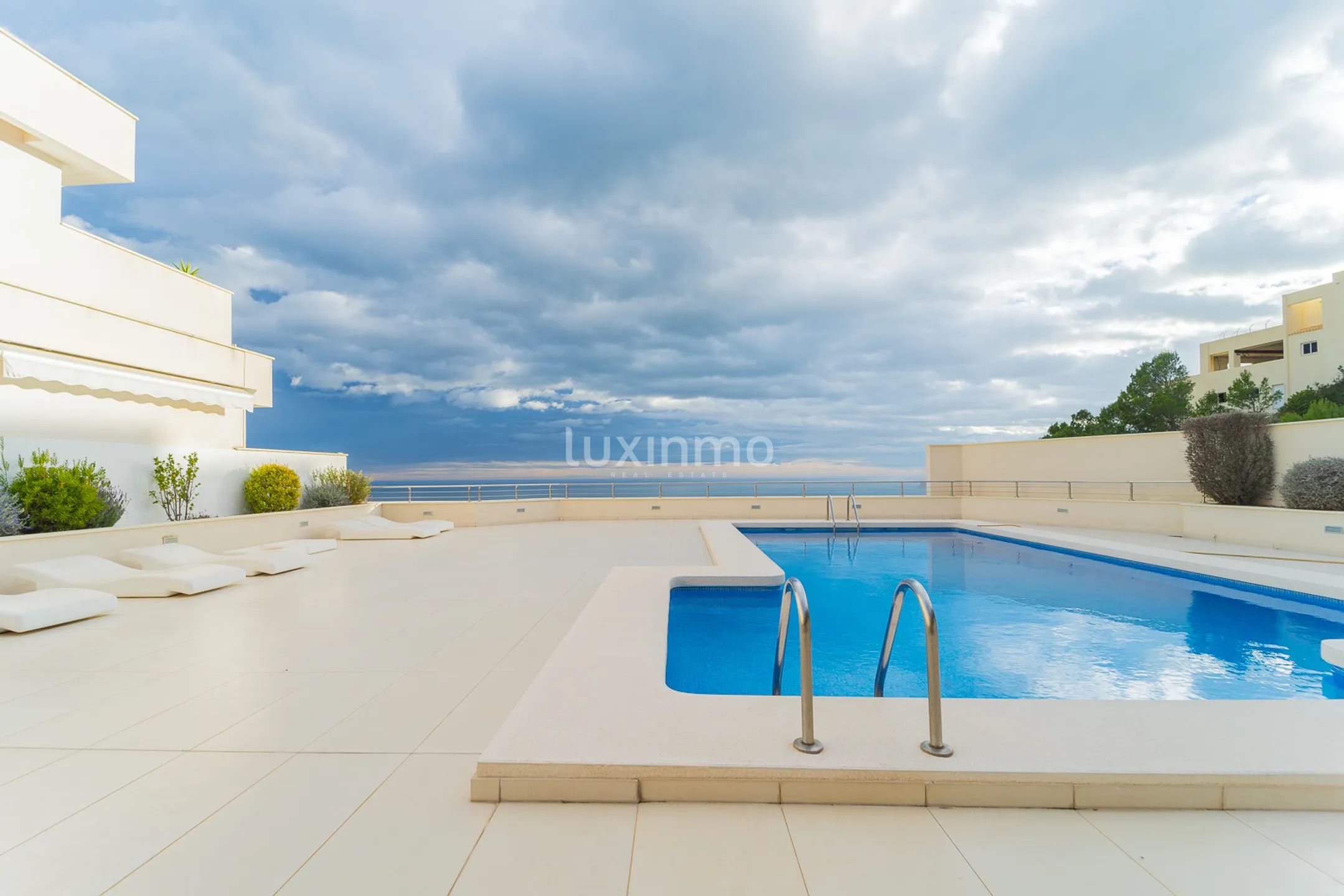 Penthouse with swimming pool and sea views in Mare Nostrum — photo 26