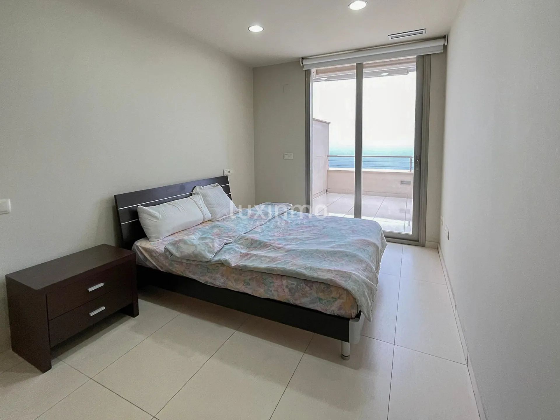 Penthouse with swimming pool and sea views in Mare Nostrum — photo 12