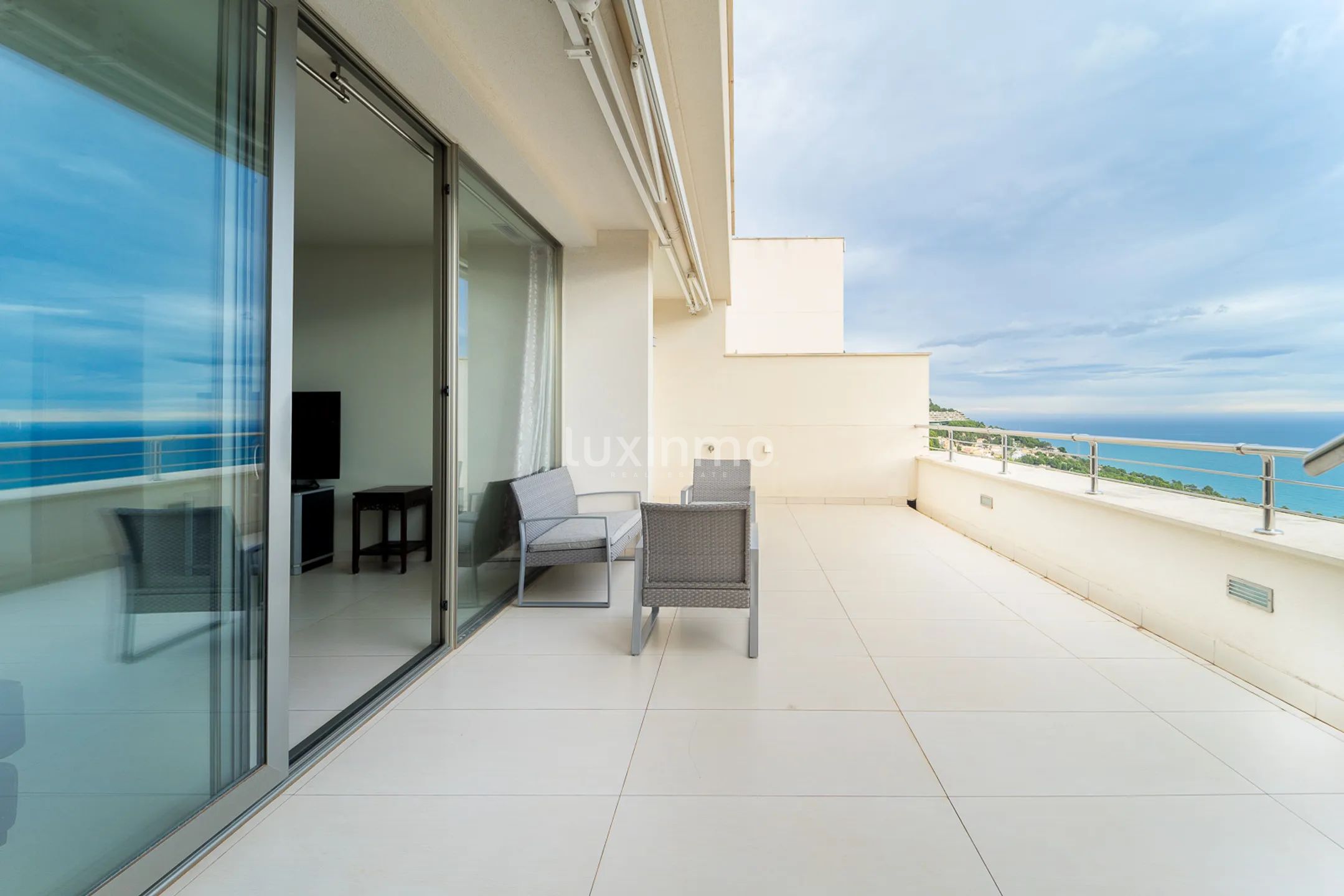 Penthouse with swimming pool and sea views in Mare Nostrum — photo 4