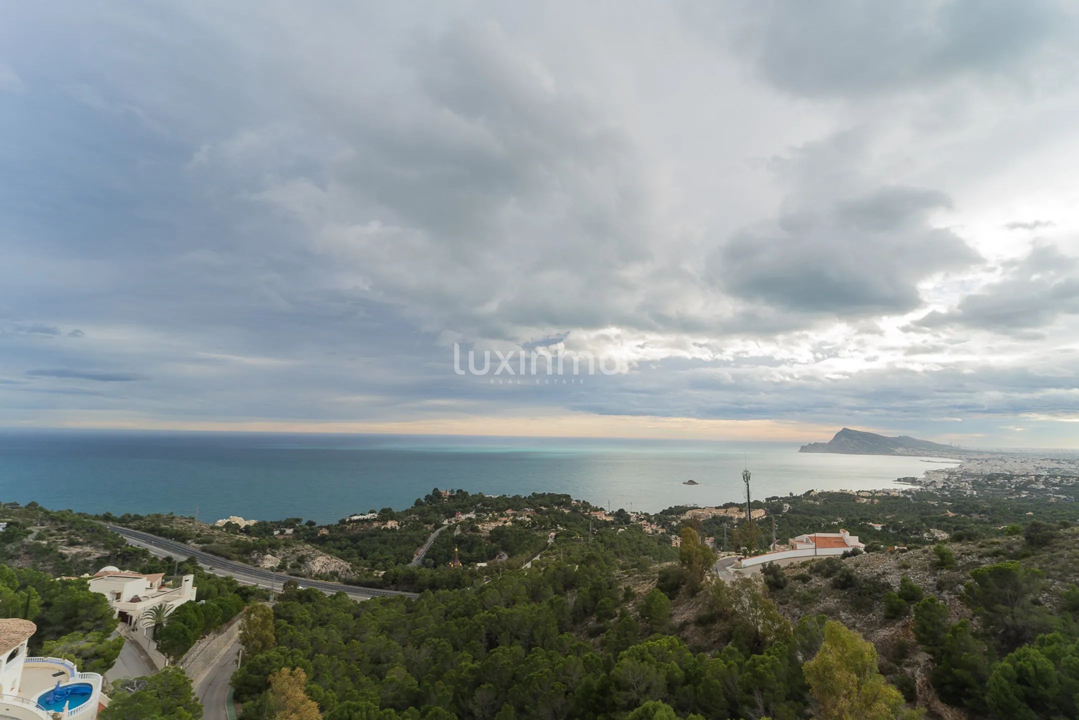 Penthouse with swimming pool and sea views in Mare Nostrum — photo 20