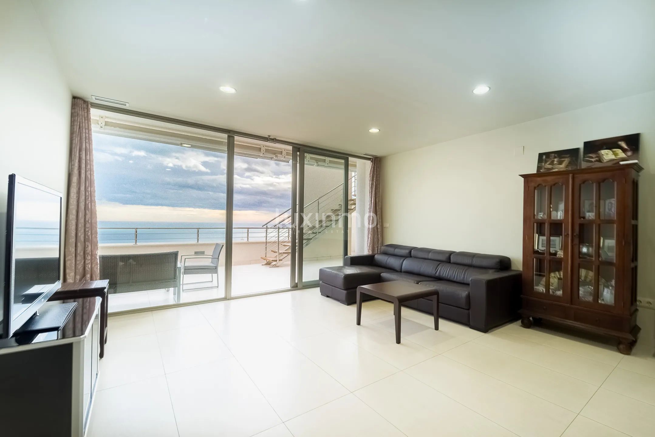 Penthouse with swimming pool and sea views in Mare Nostrum — photo 2