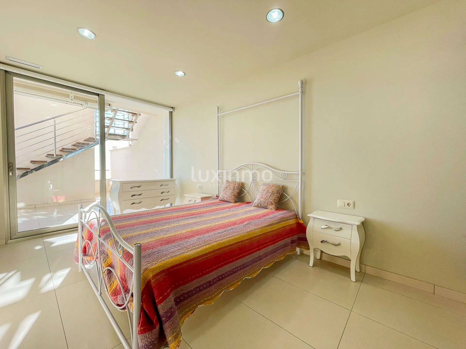 Penthouse with swimming pool and sea views in Mare Nostrum — photo 10