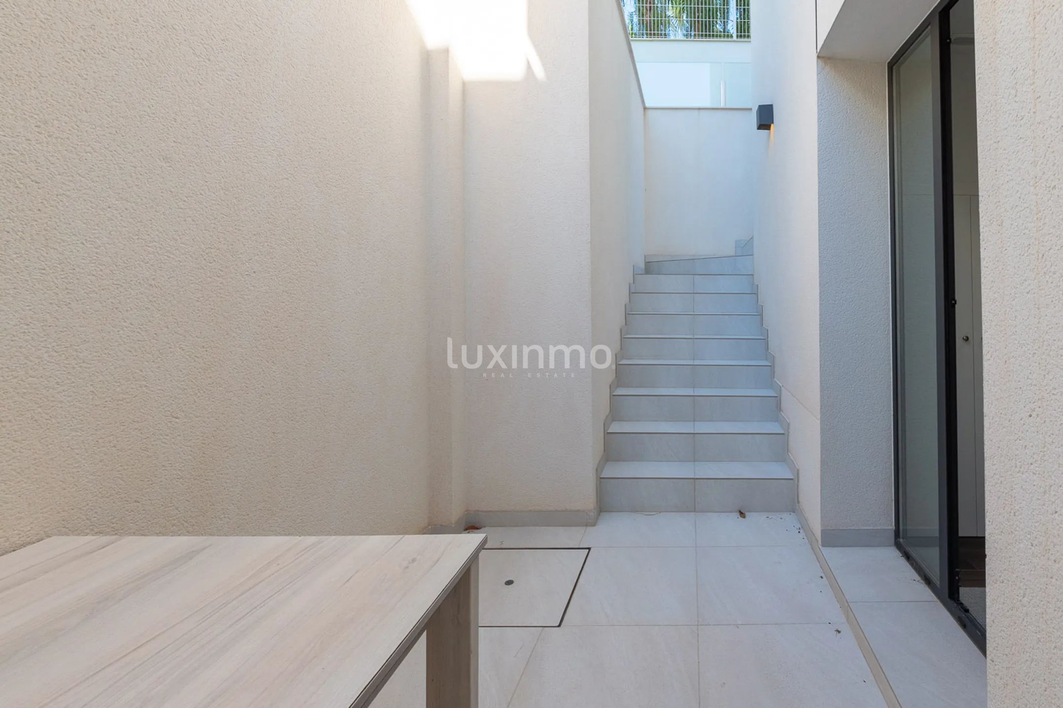 Villa with sea views for sale in Sierra Cortina — photo 30