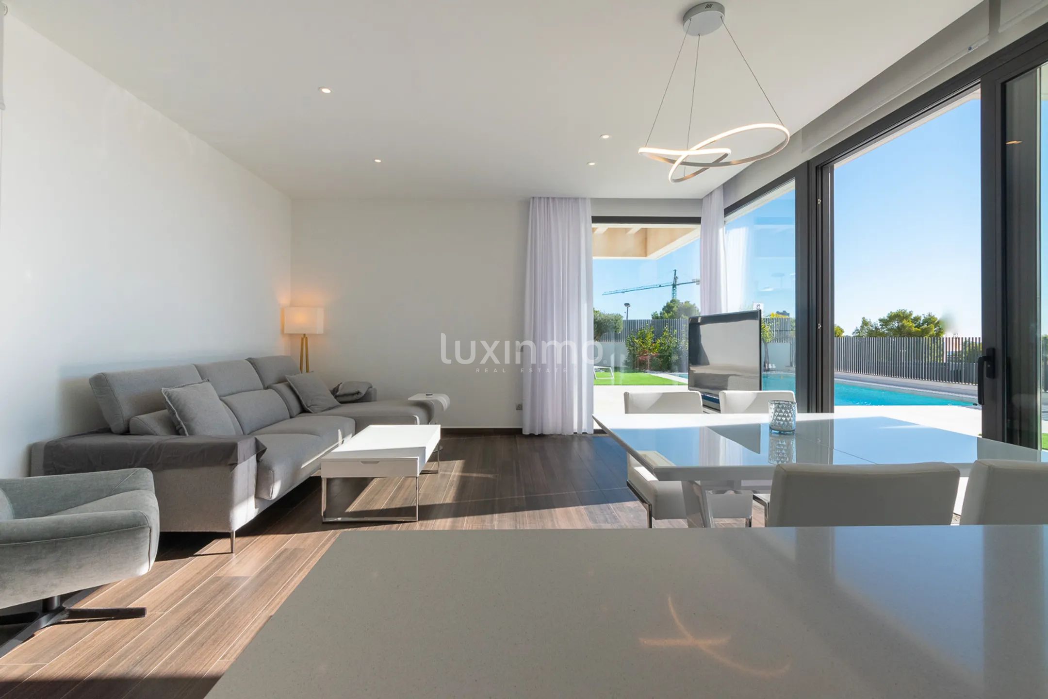 Villa with sea views for sale in Sierra Cortina — photo 8