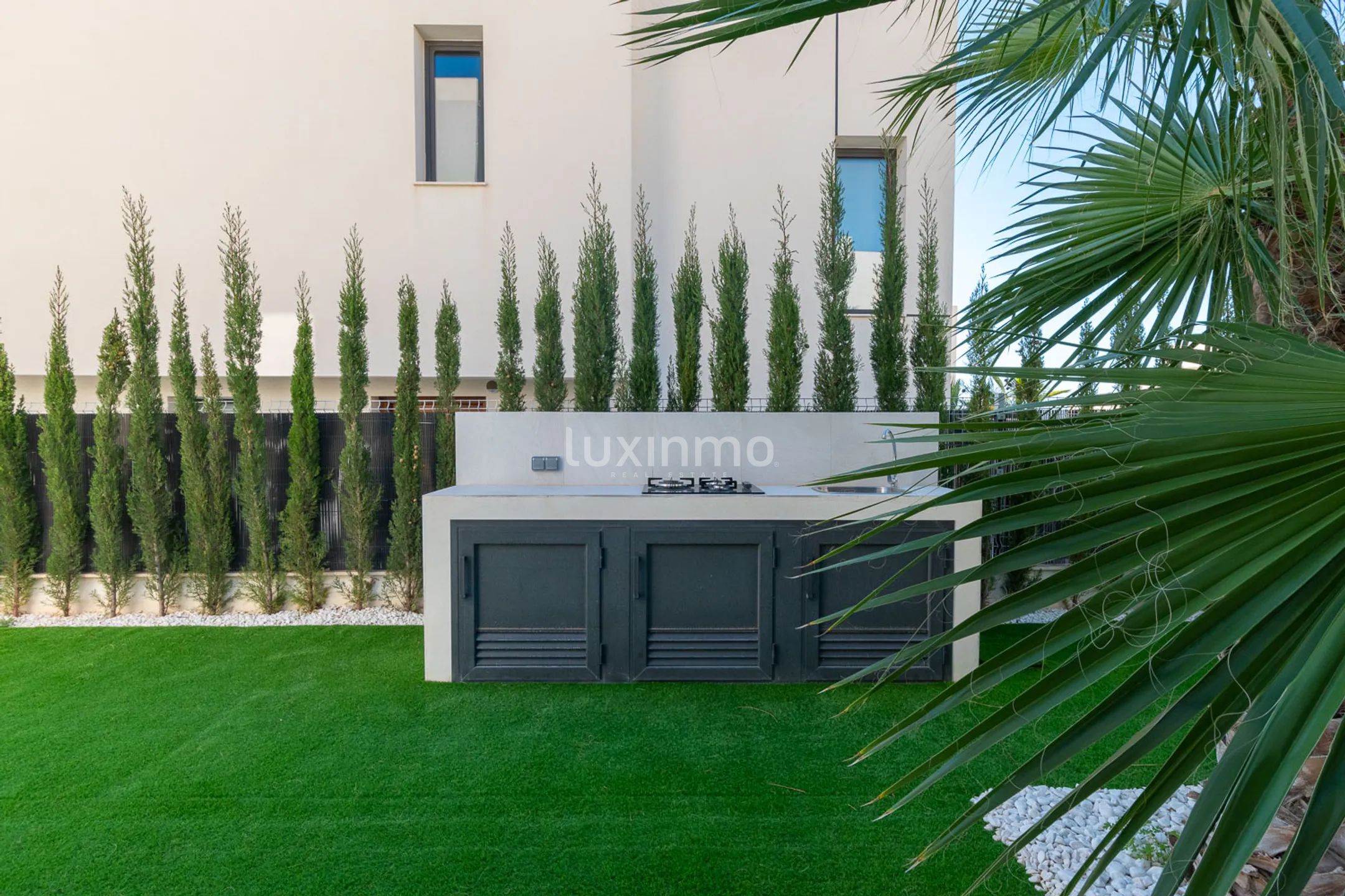 Villa with sea views for sale in Sierra Cortina — photo 6
