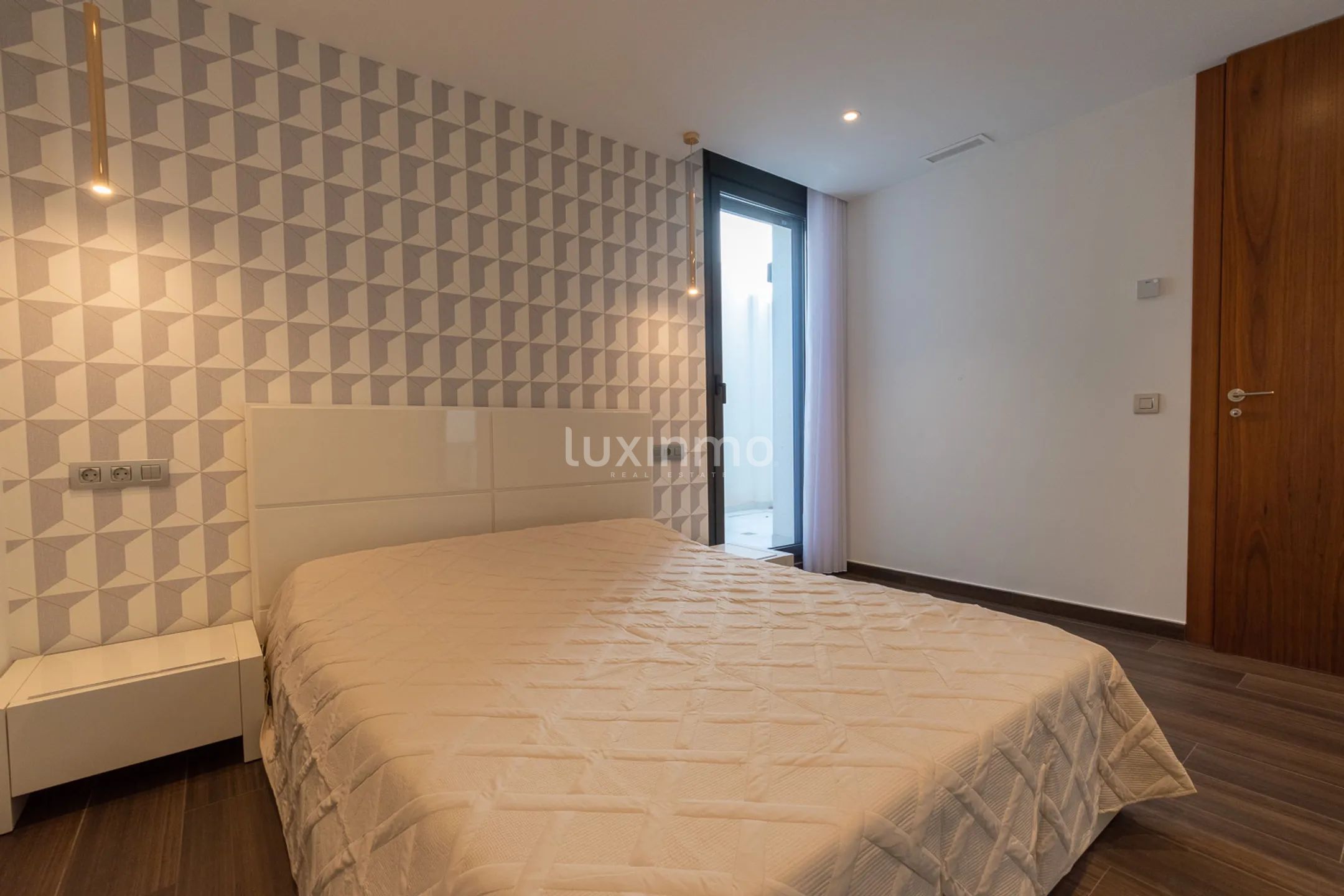 Villa with sea views for sale in Sierra Cortina — photo 29