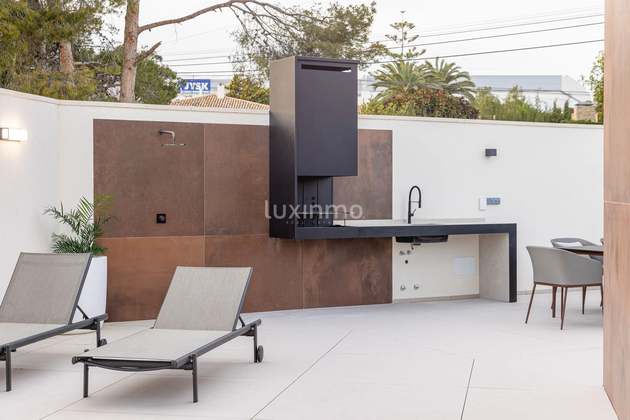 Modern villa with sea views in Benidorm — photo 42