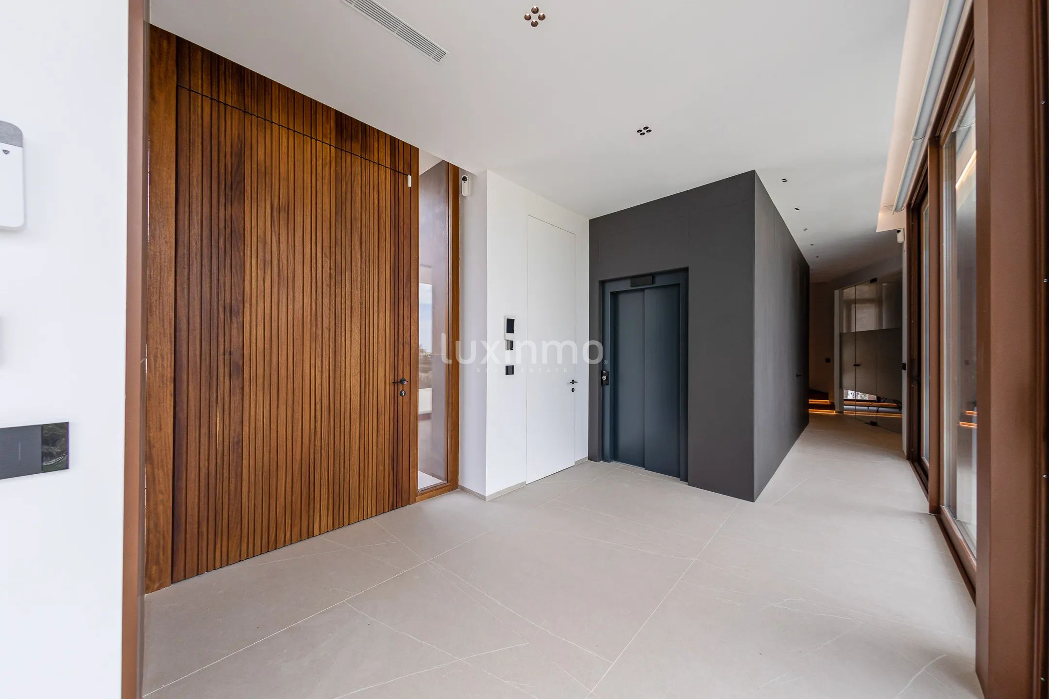 Modern villa with sea views in Benidorm — photo 2