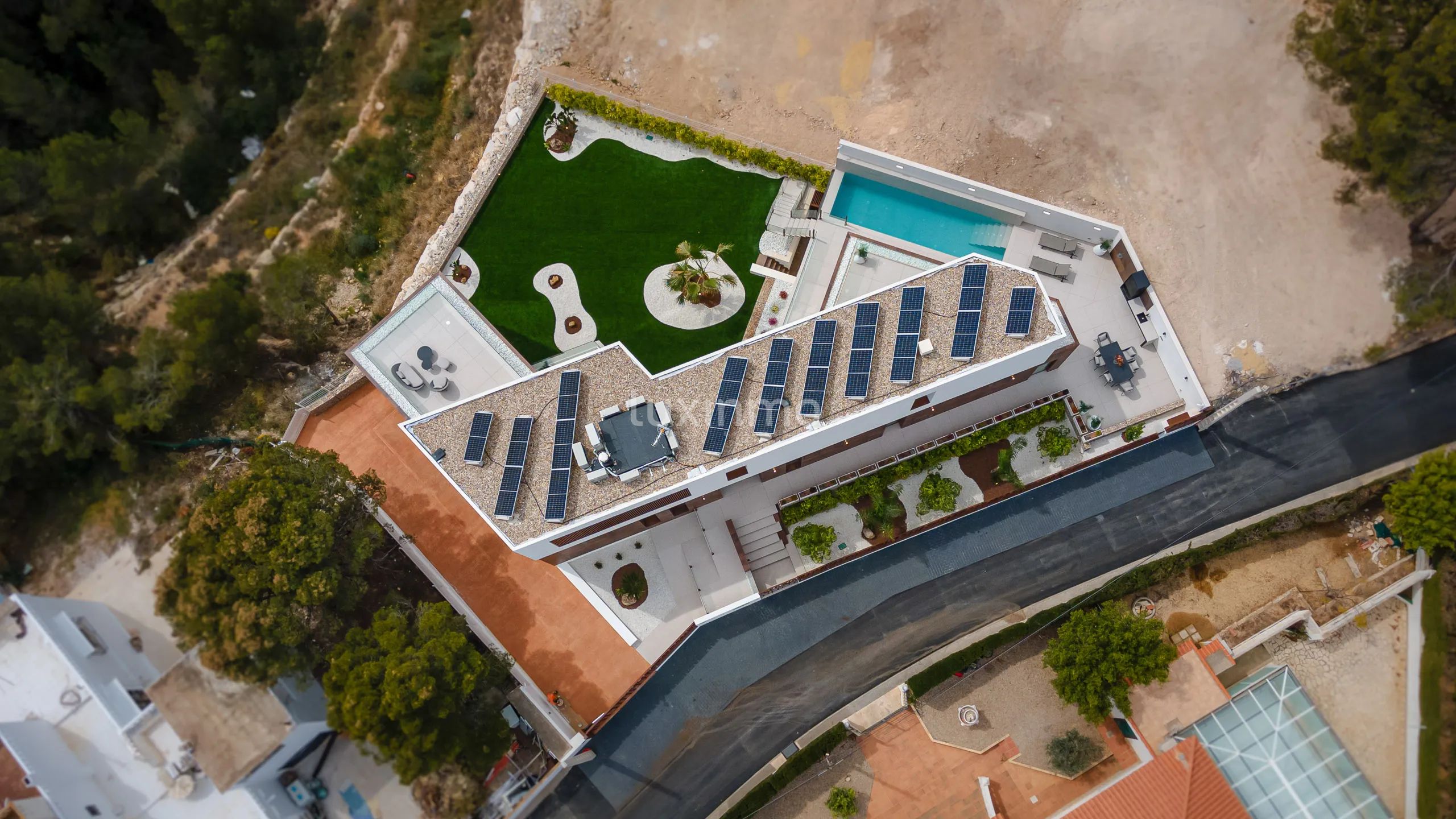 Modern villa with sea views in Benidorm — photo 63