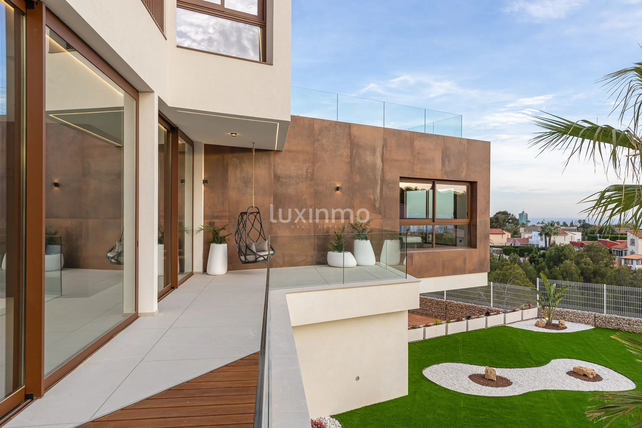 Modern villa with sea views in Benidorm — photo 65