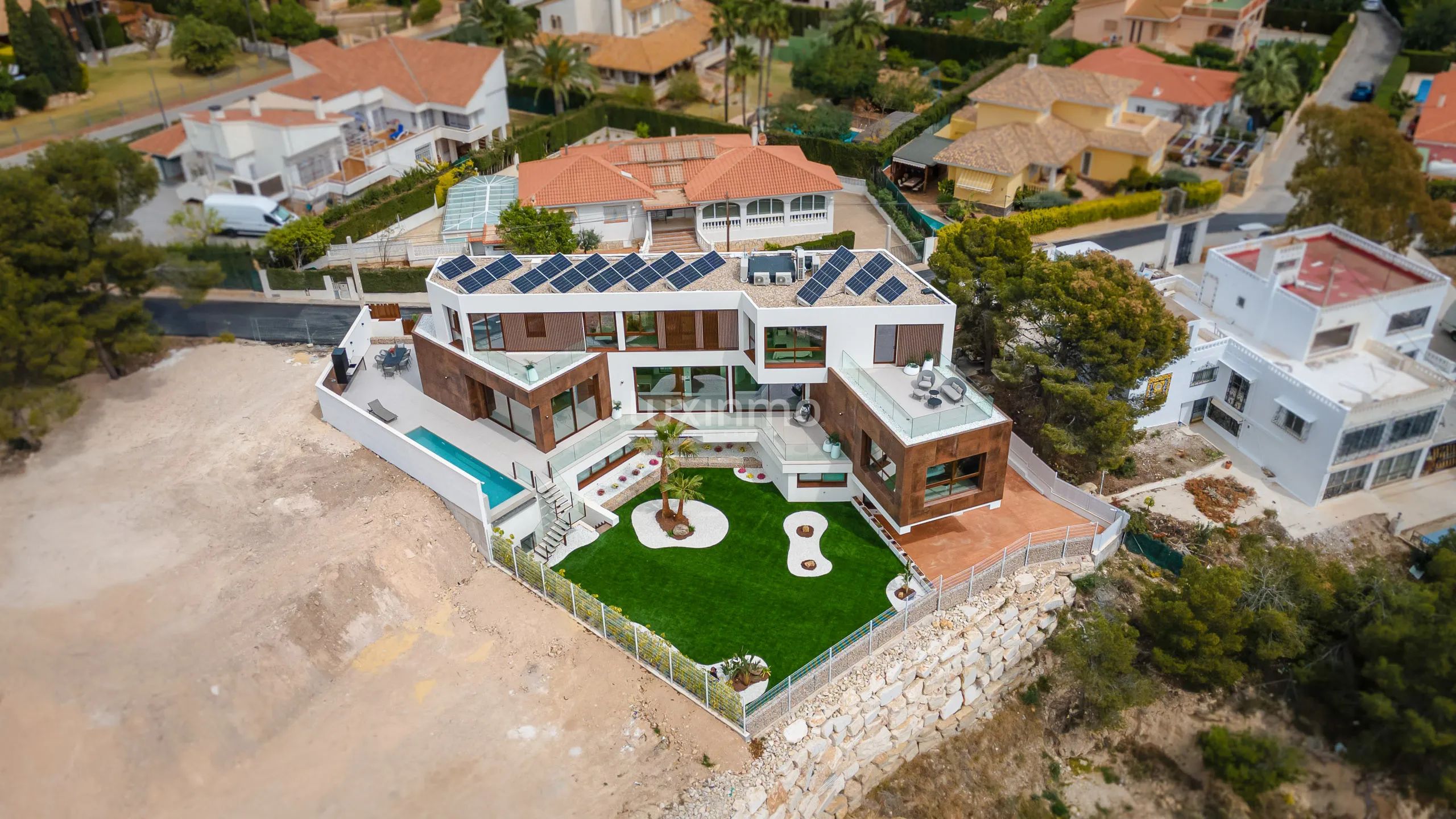 Modern villa with sea views in Benidorm — photo 62