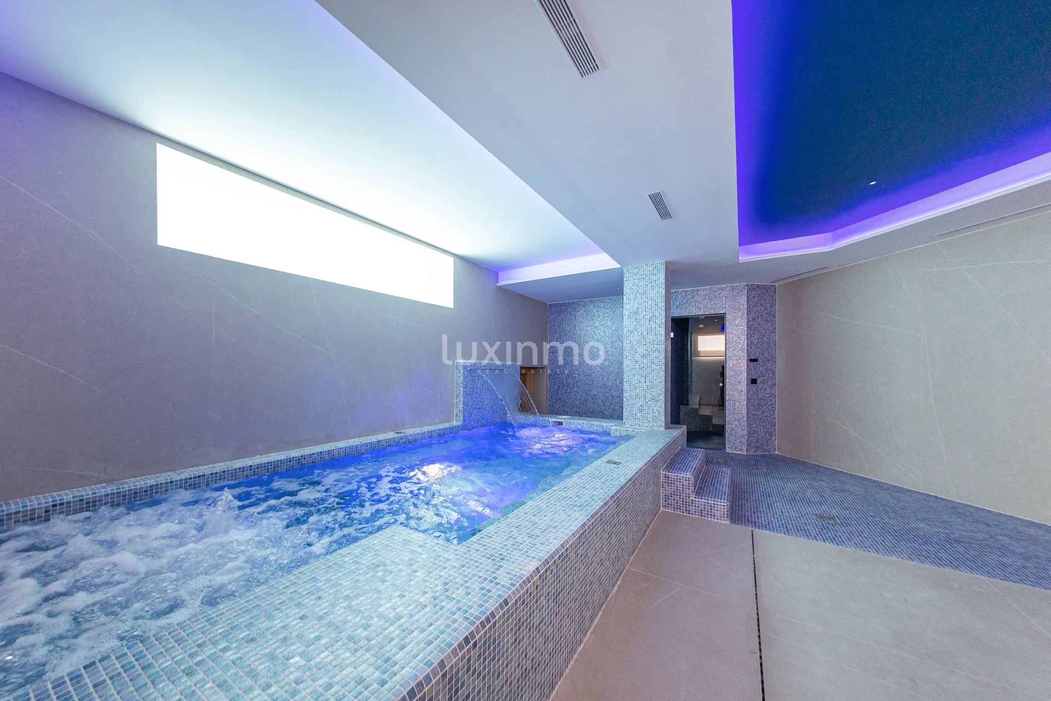 Modern villa with sea views in Benidorm — photo 50