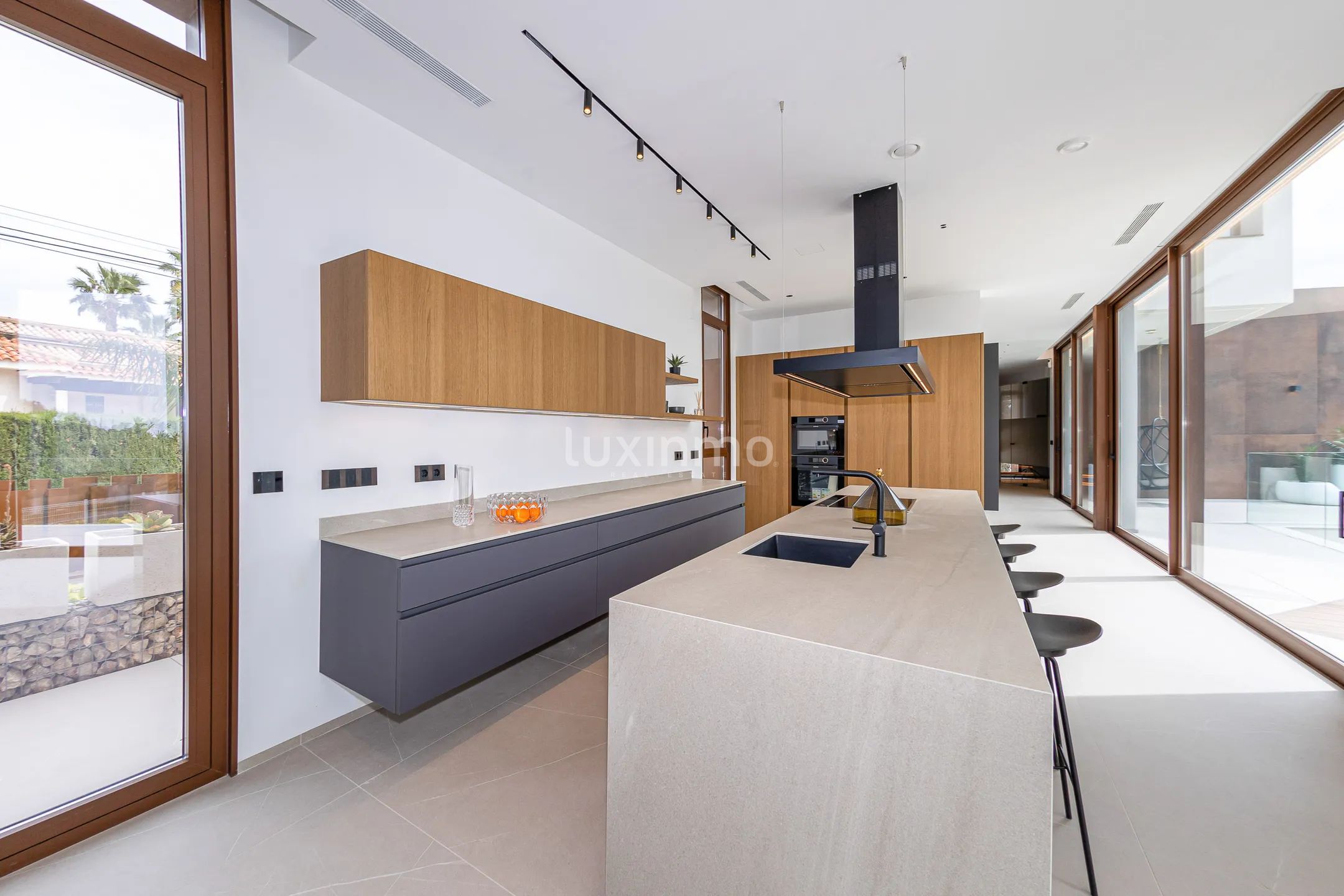 Modern villa with sea views in Benidorm — photo 9