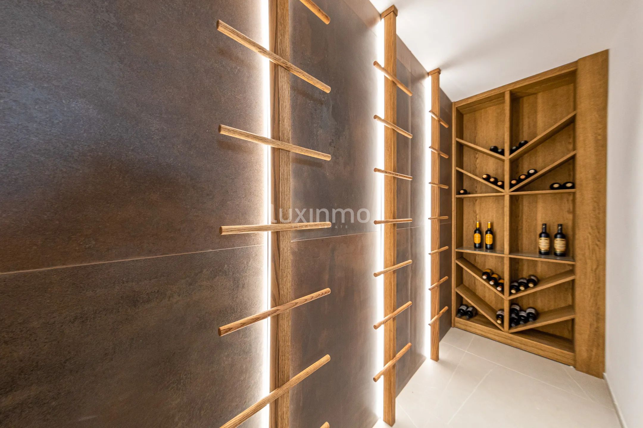 Modern villa with sea views in Benidorm — photo 48