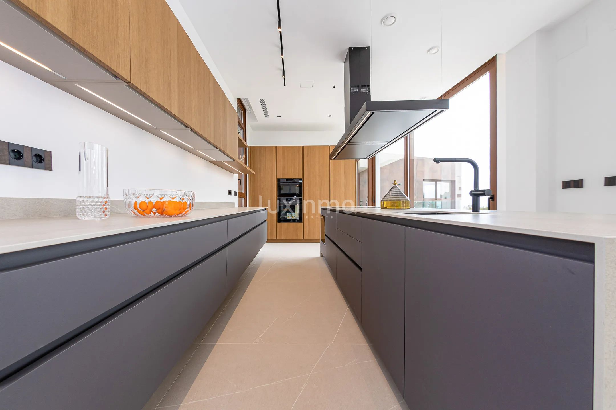 Modern villa with sea views in Benidorm — photo 8