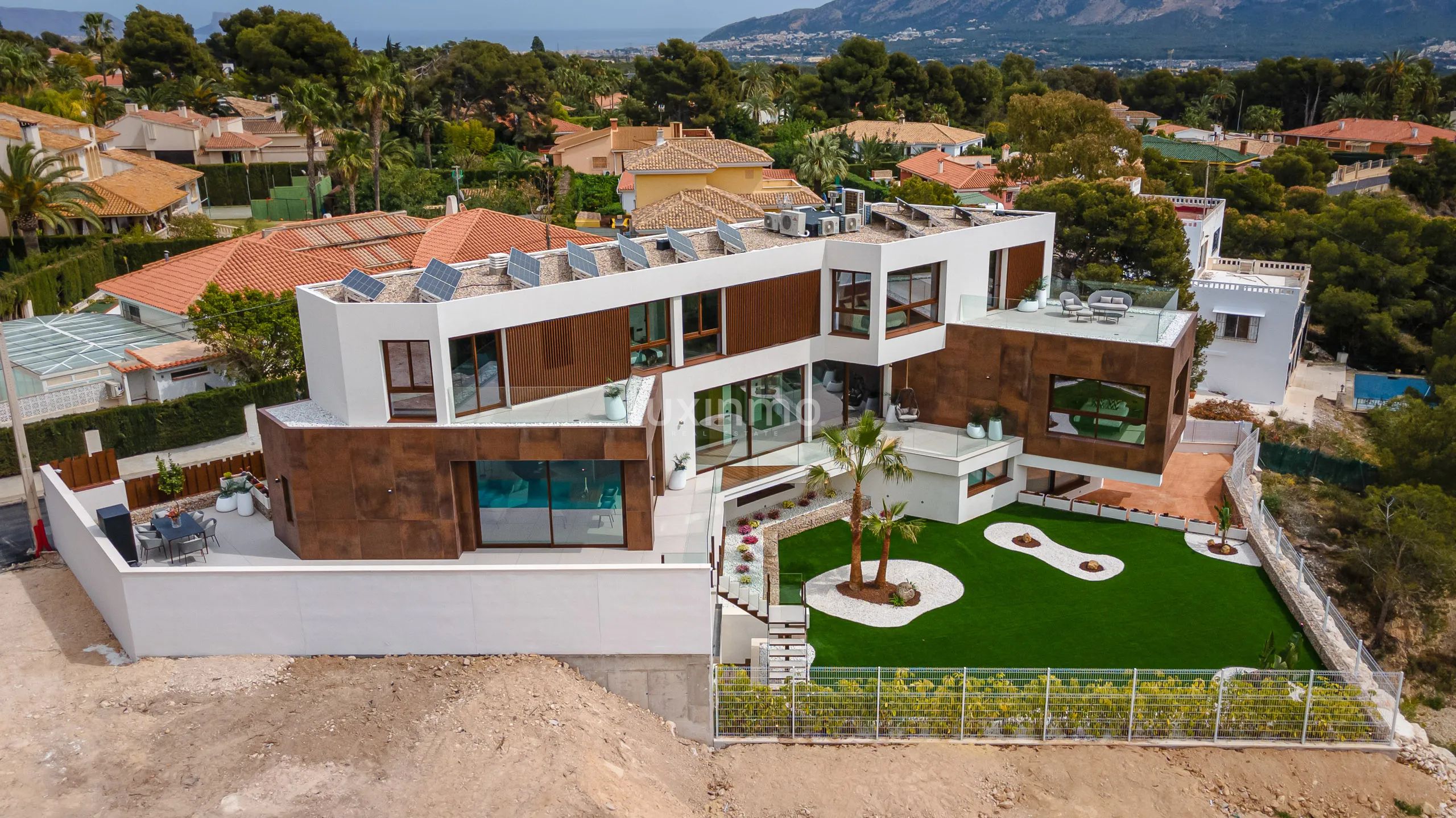 Modern villa with sea views in Benidorm — photo 67