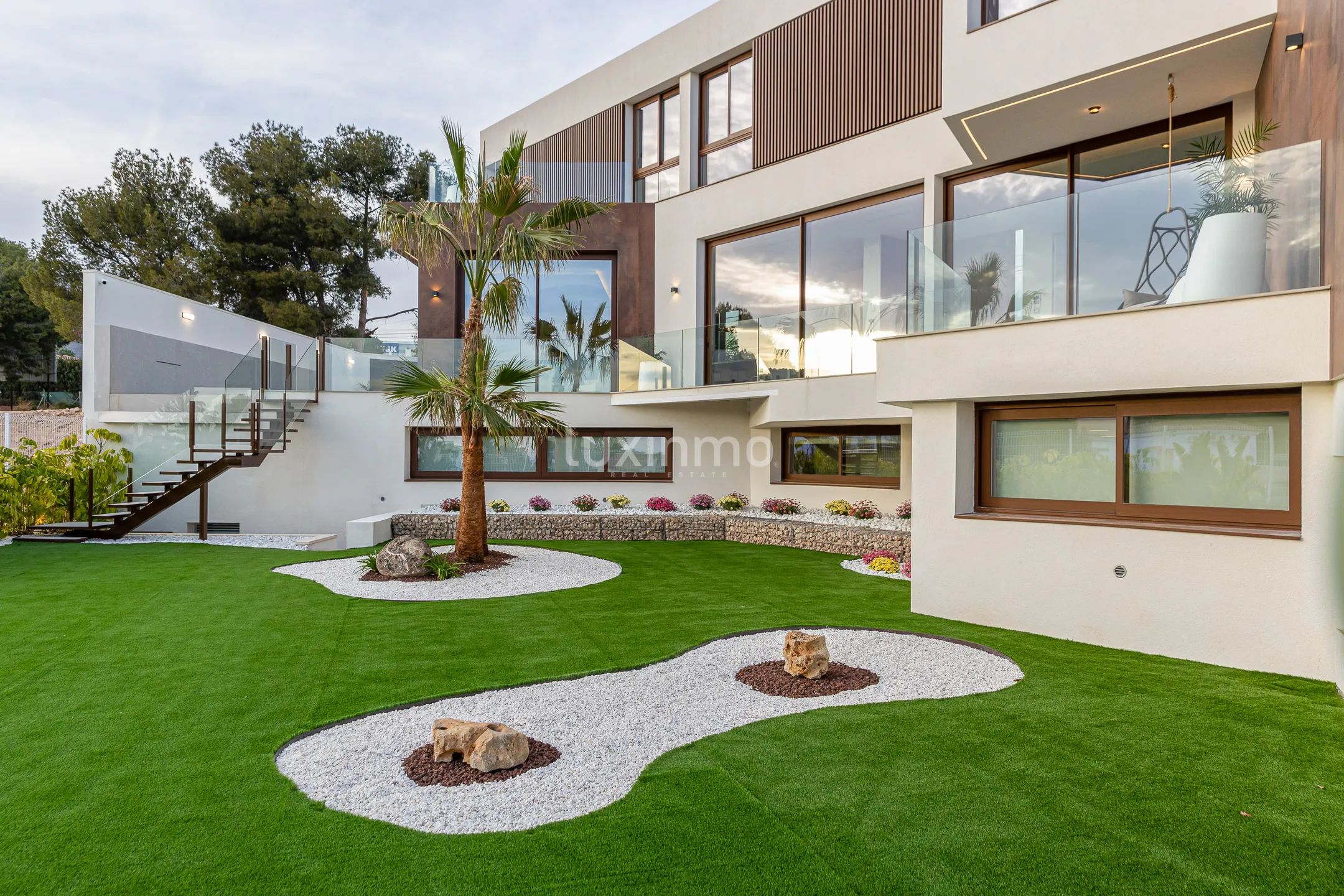 Modern villa with sea views in Benidorm — photo 69