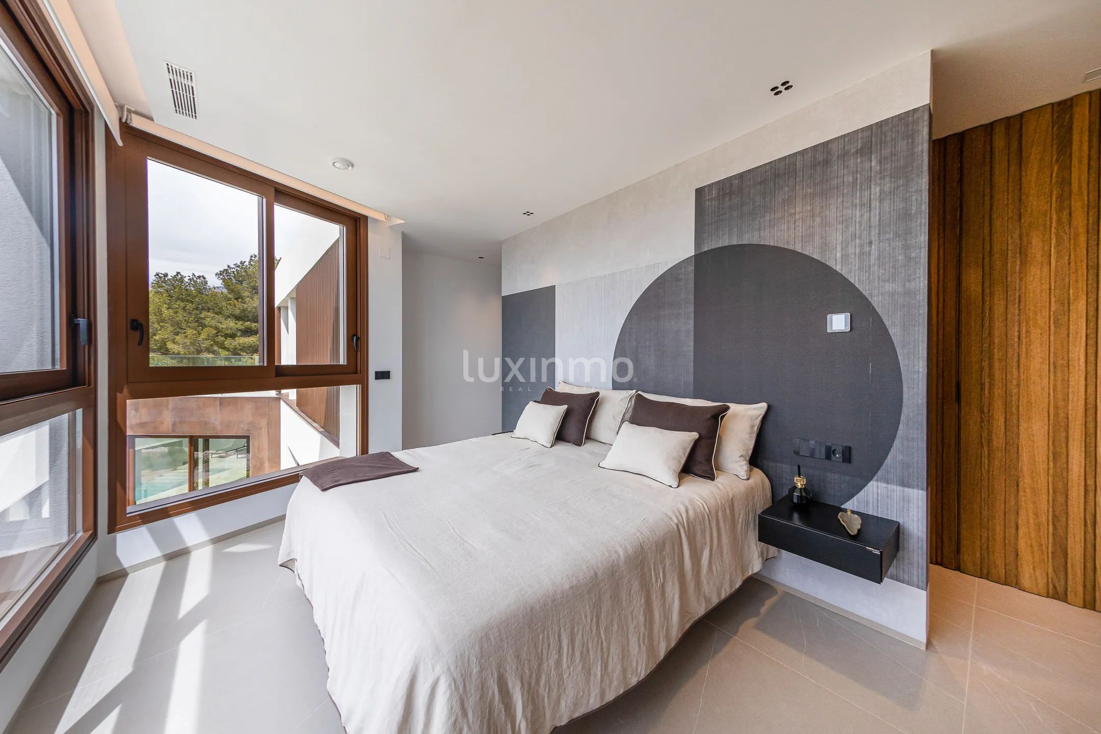 Modern villa with sea views in Benidorm — photo 18