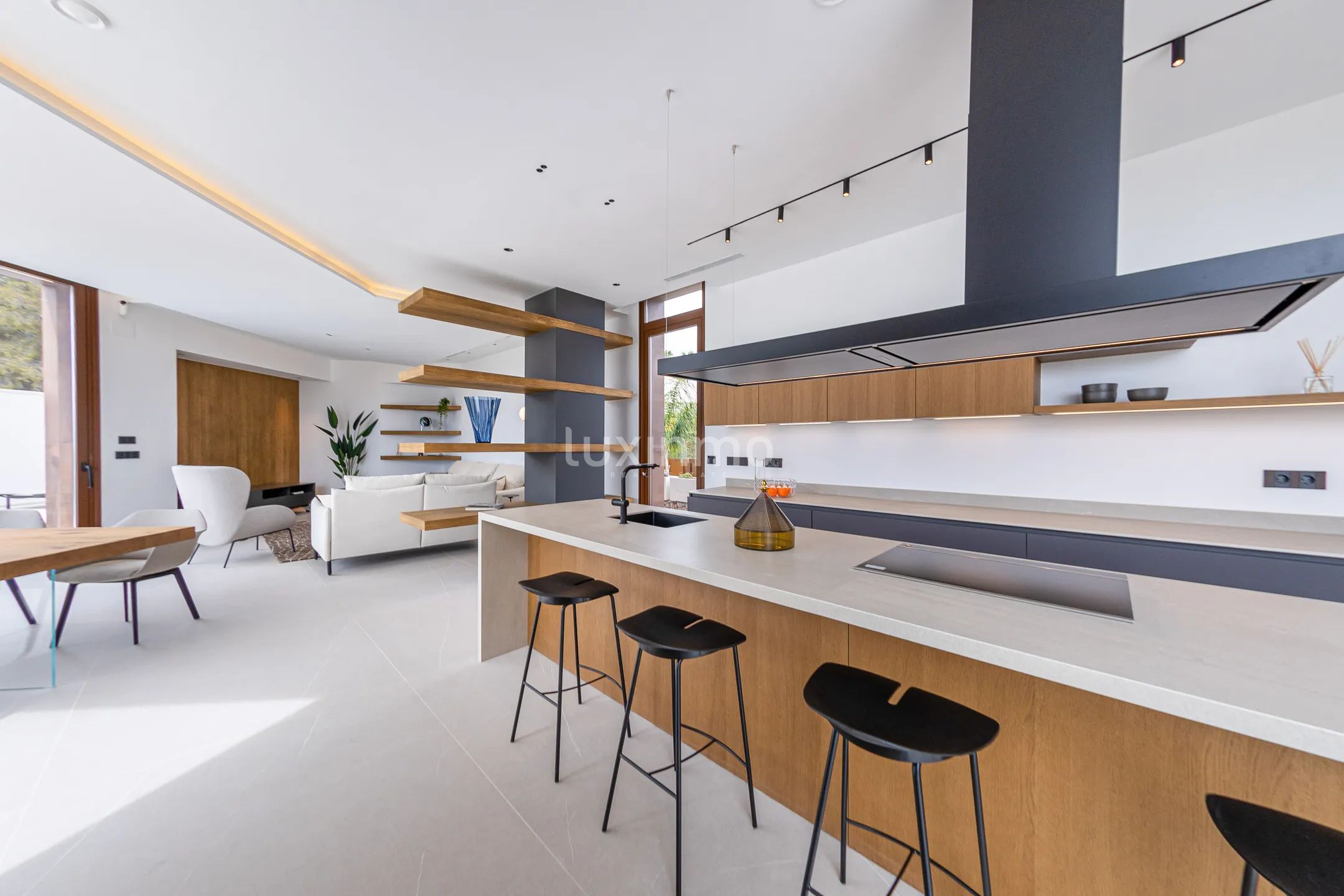 Modern villa with sea views in Benidorm — photo 5