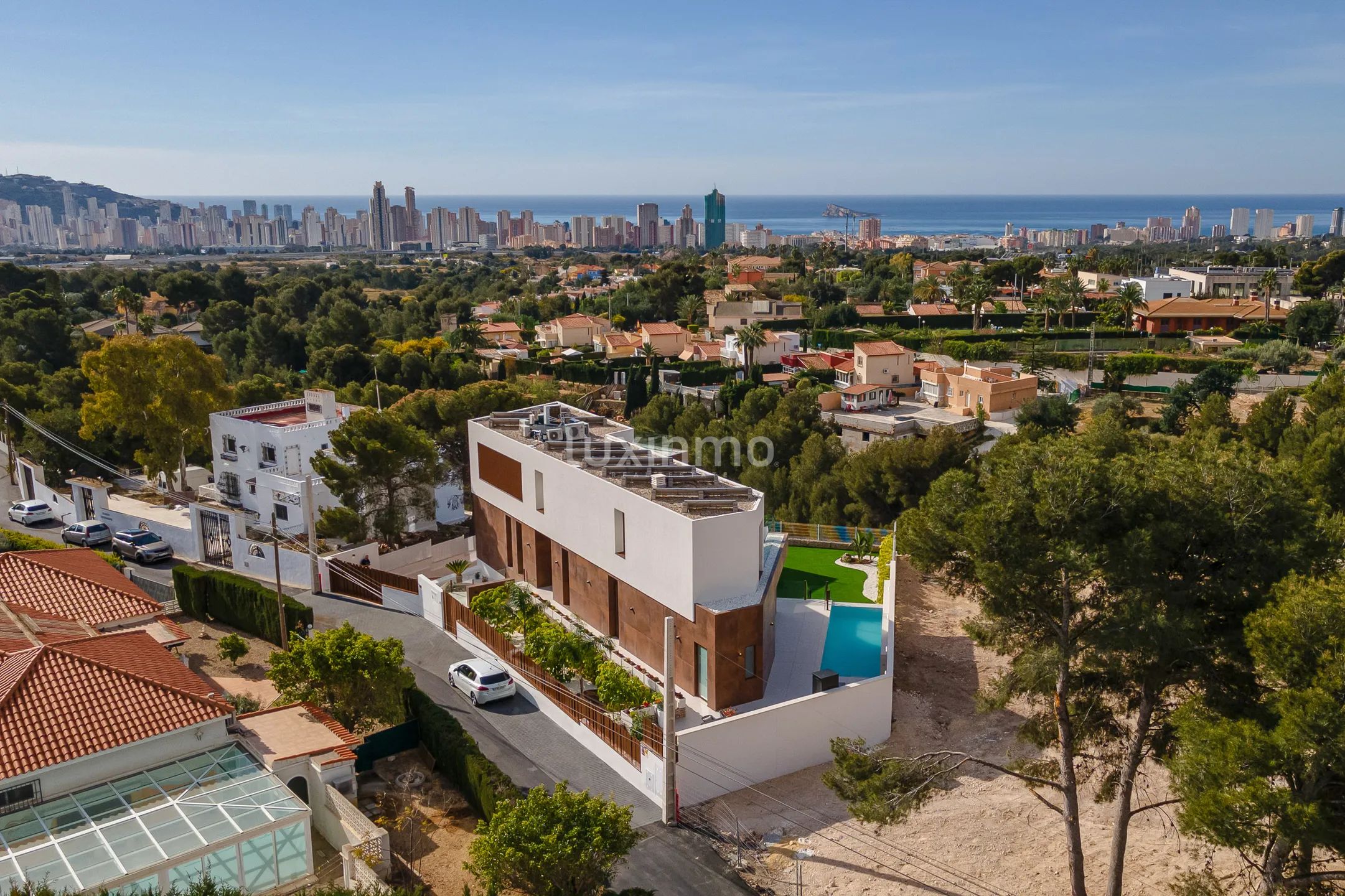 Modern villa with sea views in Benidorm — photo 39