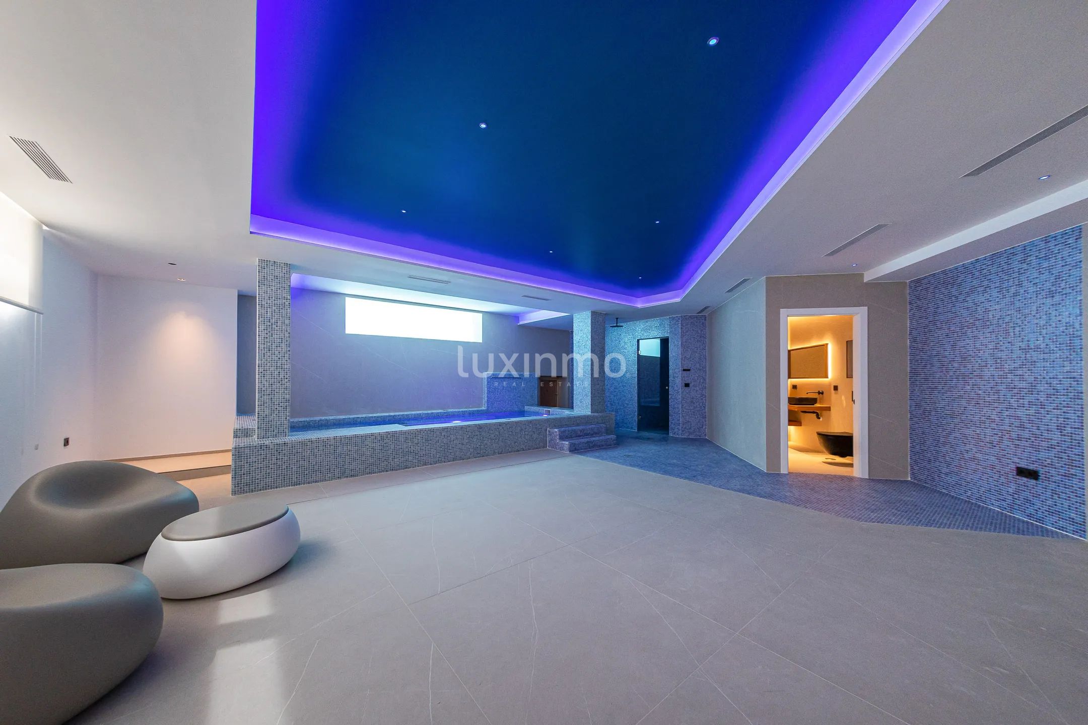 Modern villa with sea views in Benidorm — photo 49
