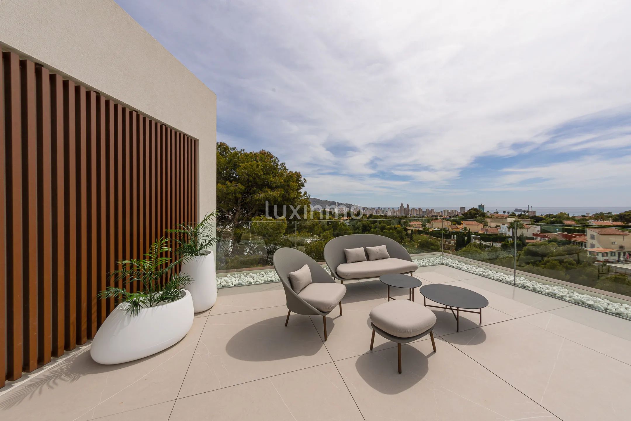 Modern villa with sea views in Benidorm — photo 33