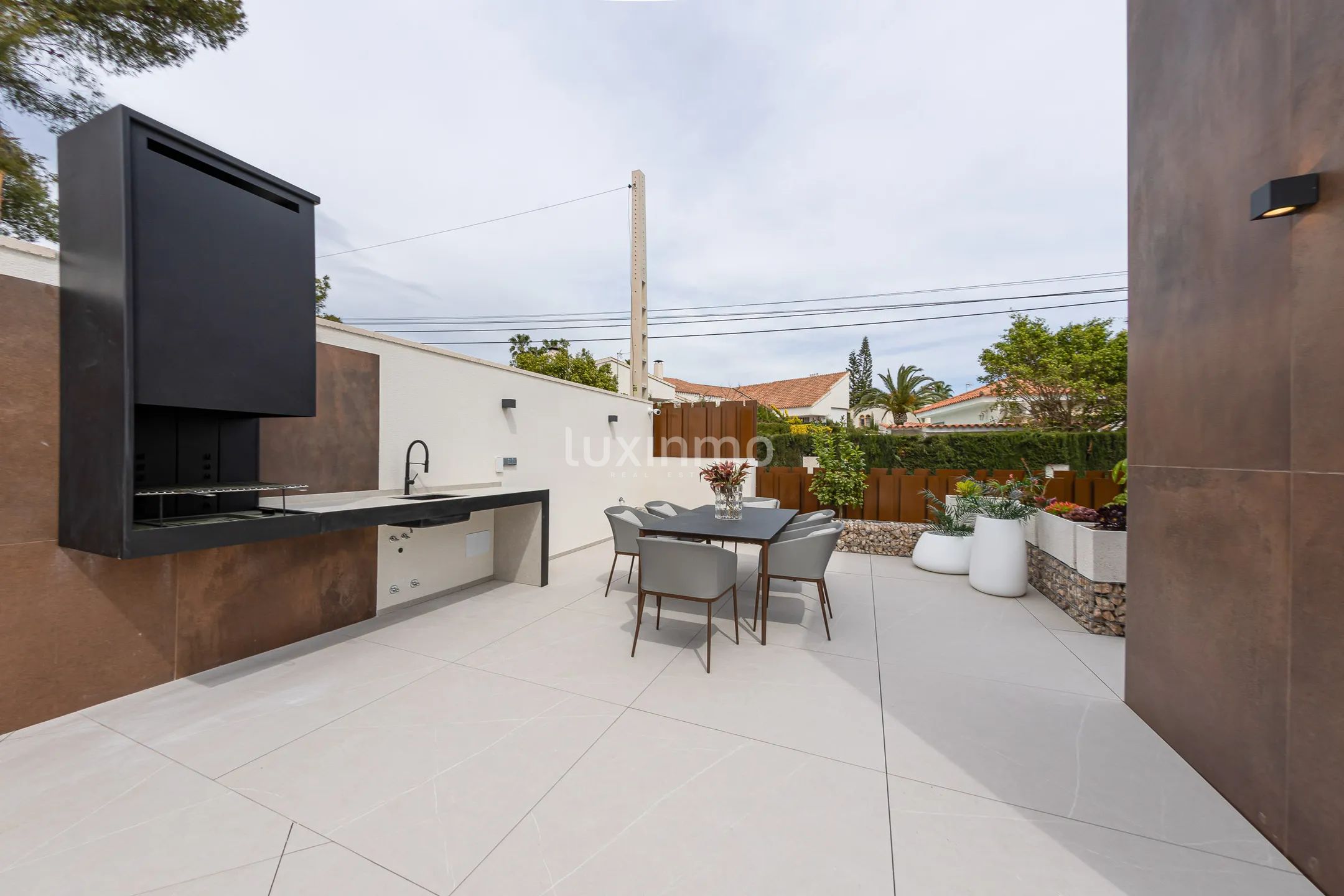 Modern villa with sea views in Benidorm — photo 47
