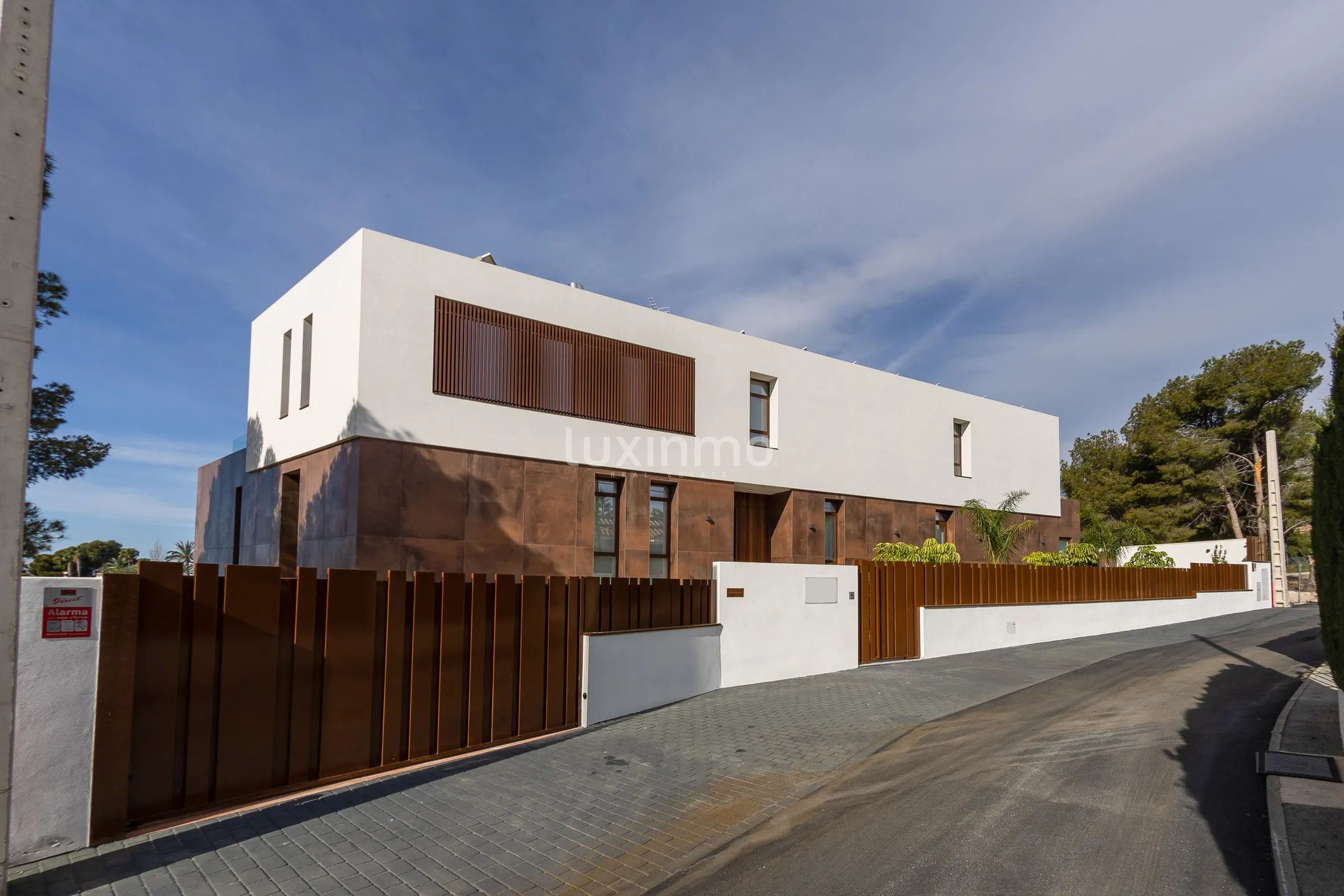 Modern villa with sea views in Benidorm — photo 72