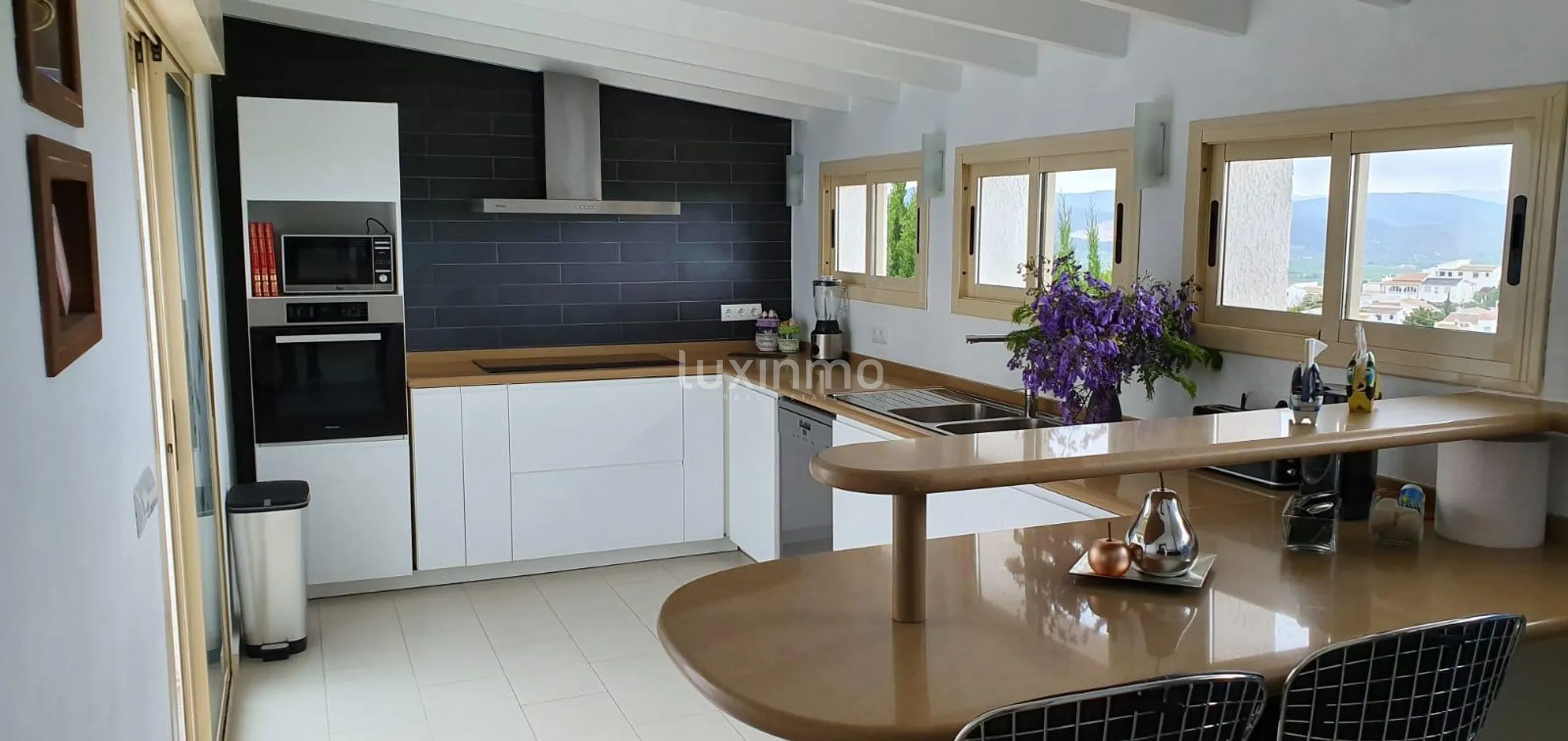 дом в средиземноморском стиле с фантастическим видом — photo 10