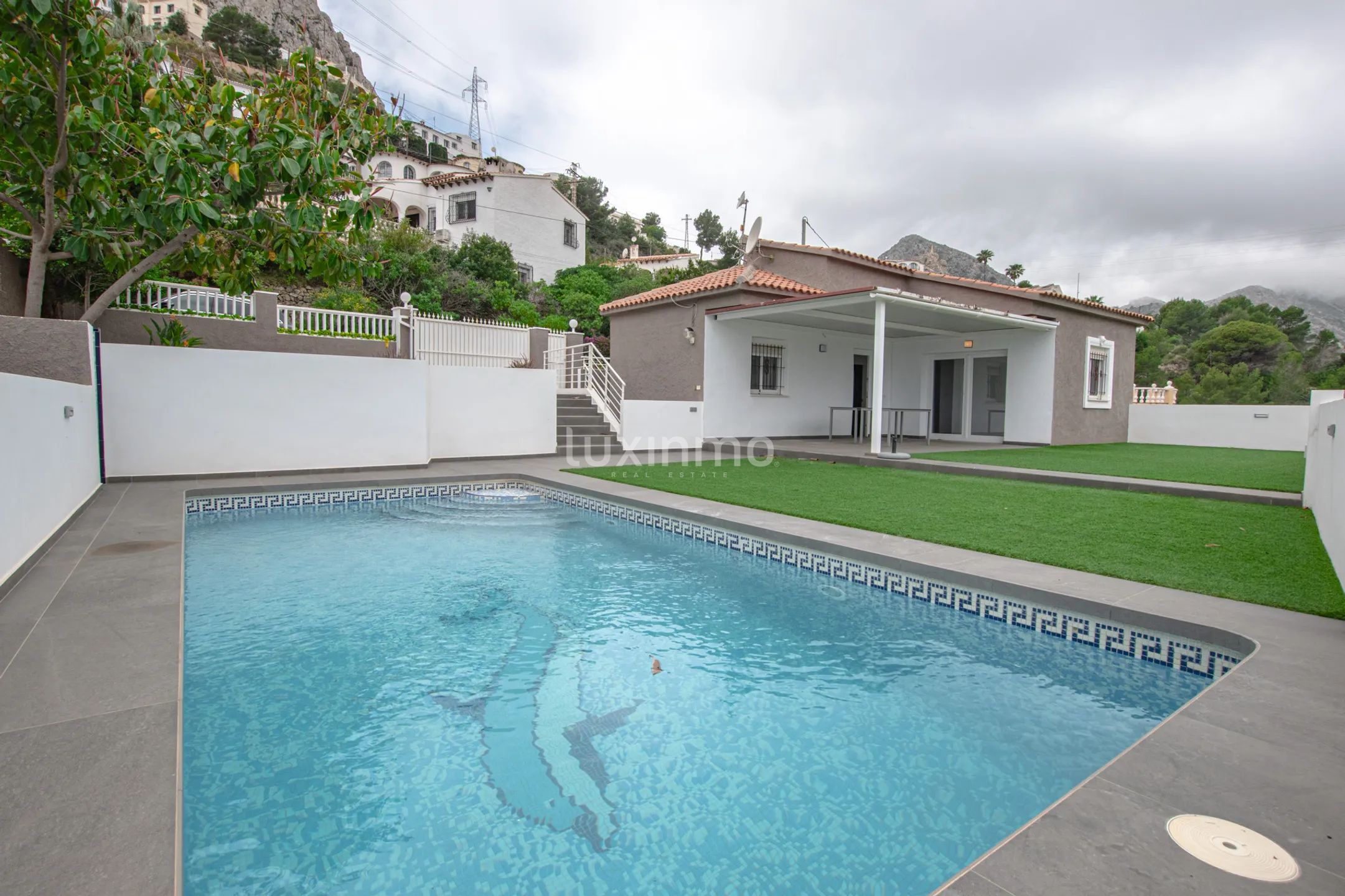 Mediterranean villa with sea views for rent in Calpe
Mediterranean villa with sea views for rent in Calpe