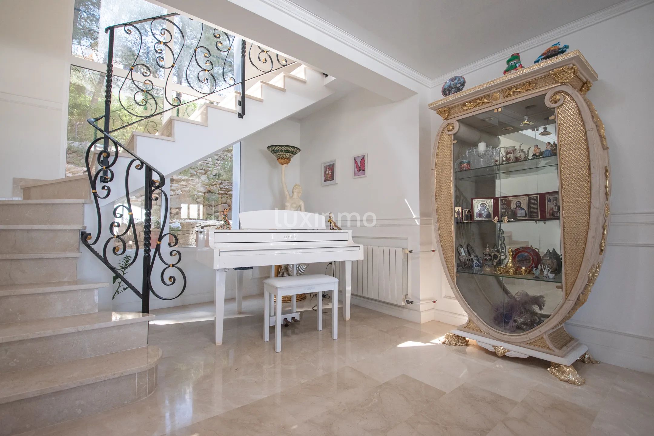 Large detached colonial style villa for sale in Denia — photo 12