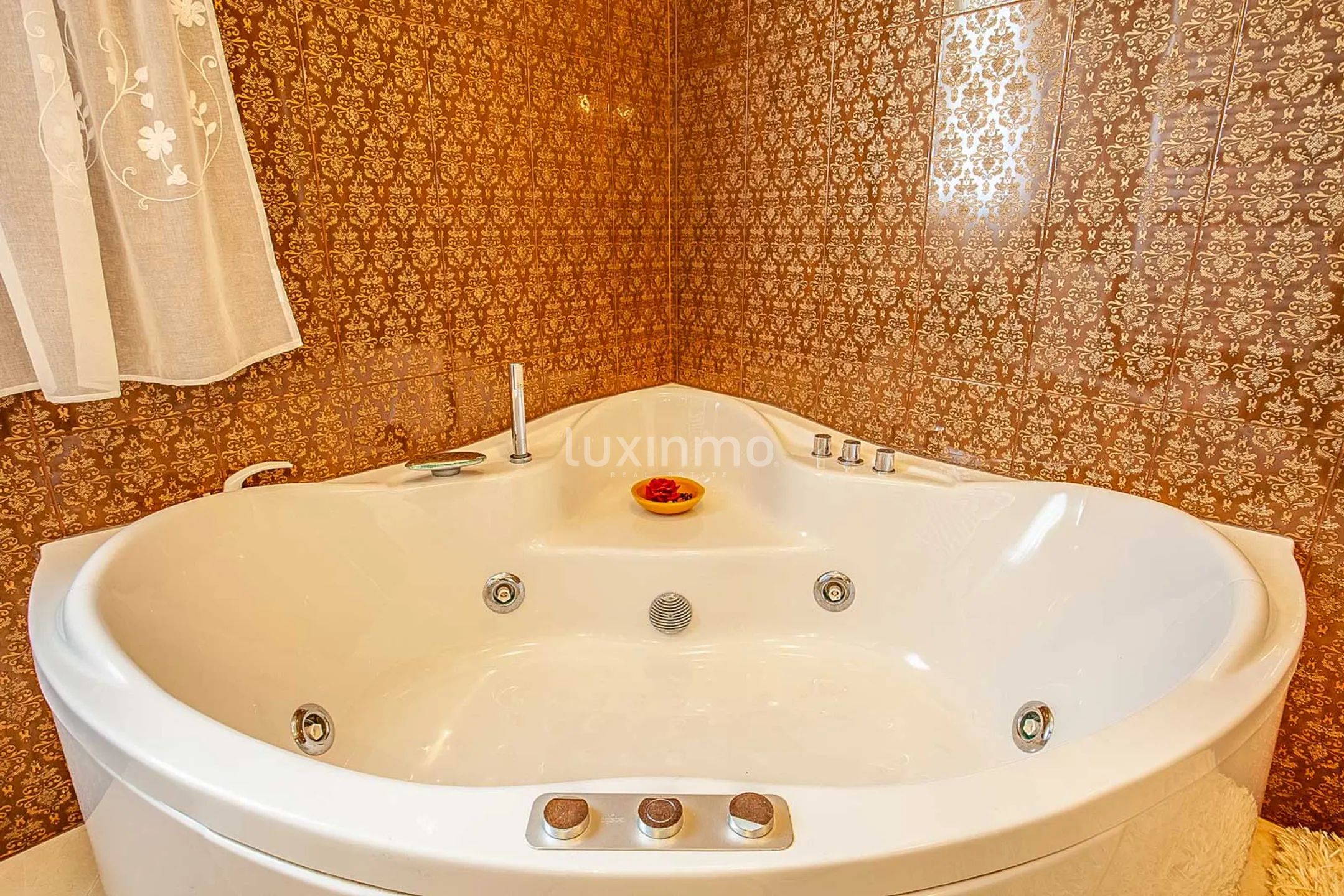 Large detached colonial style villa for sale in Denia — photo 20