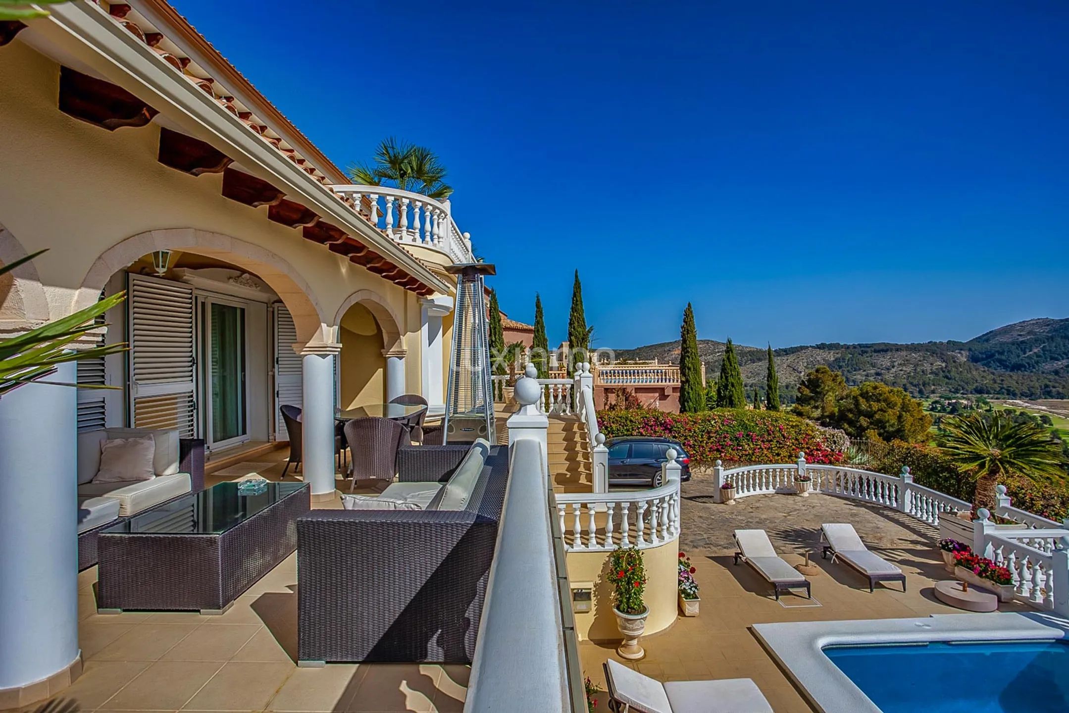 Large detached colonial style villa for sale in Denia — photo 6