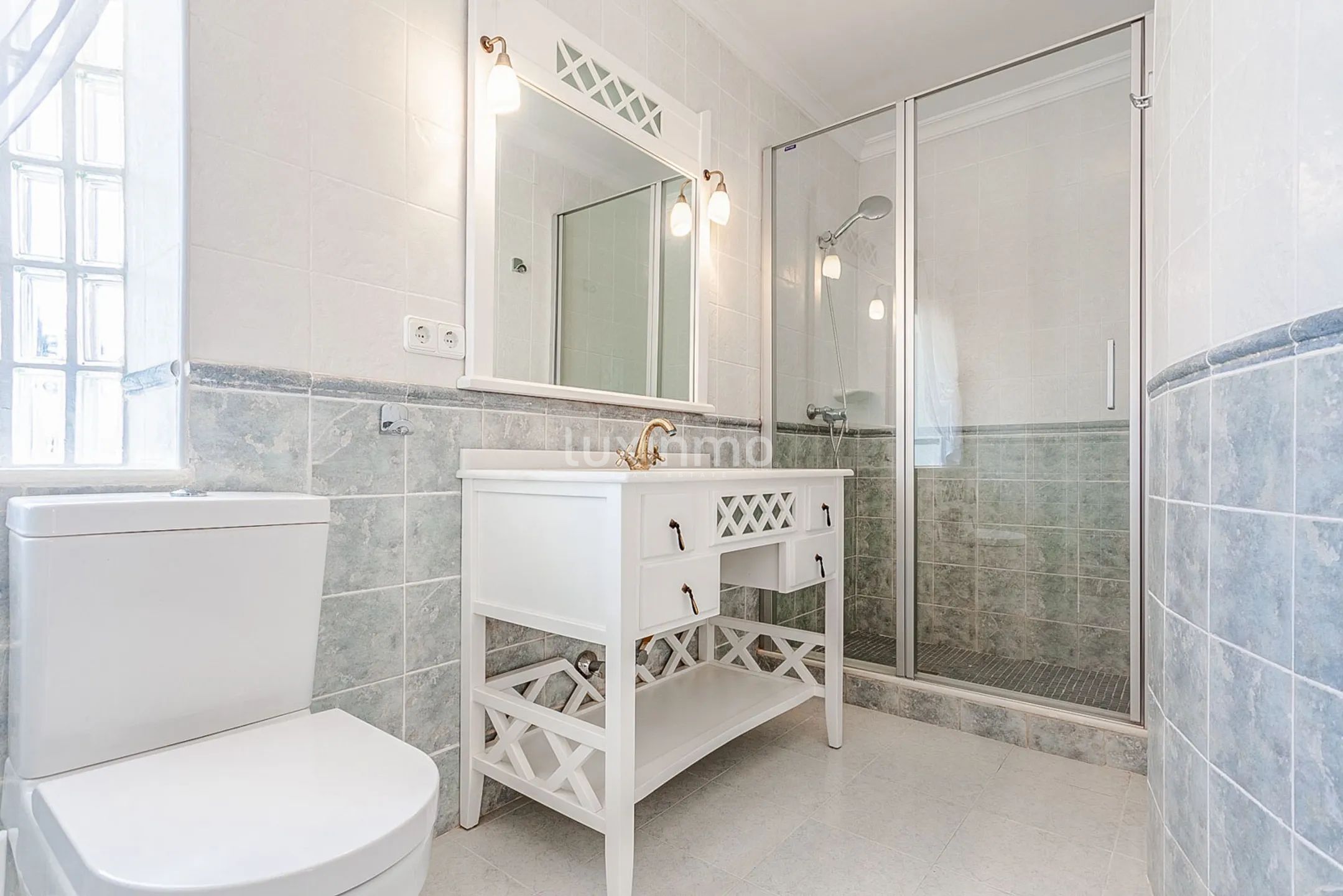 Большая отдельная вилла в колониальном стиле для продажи в Дении — photo 31
