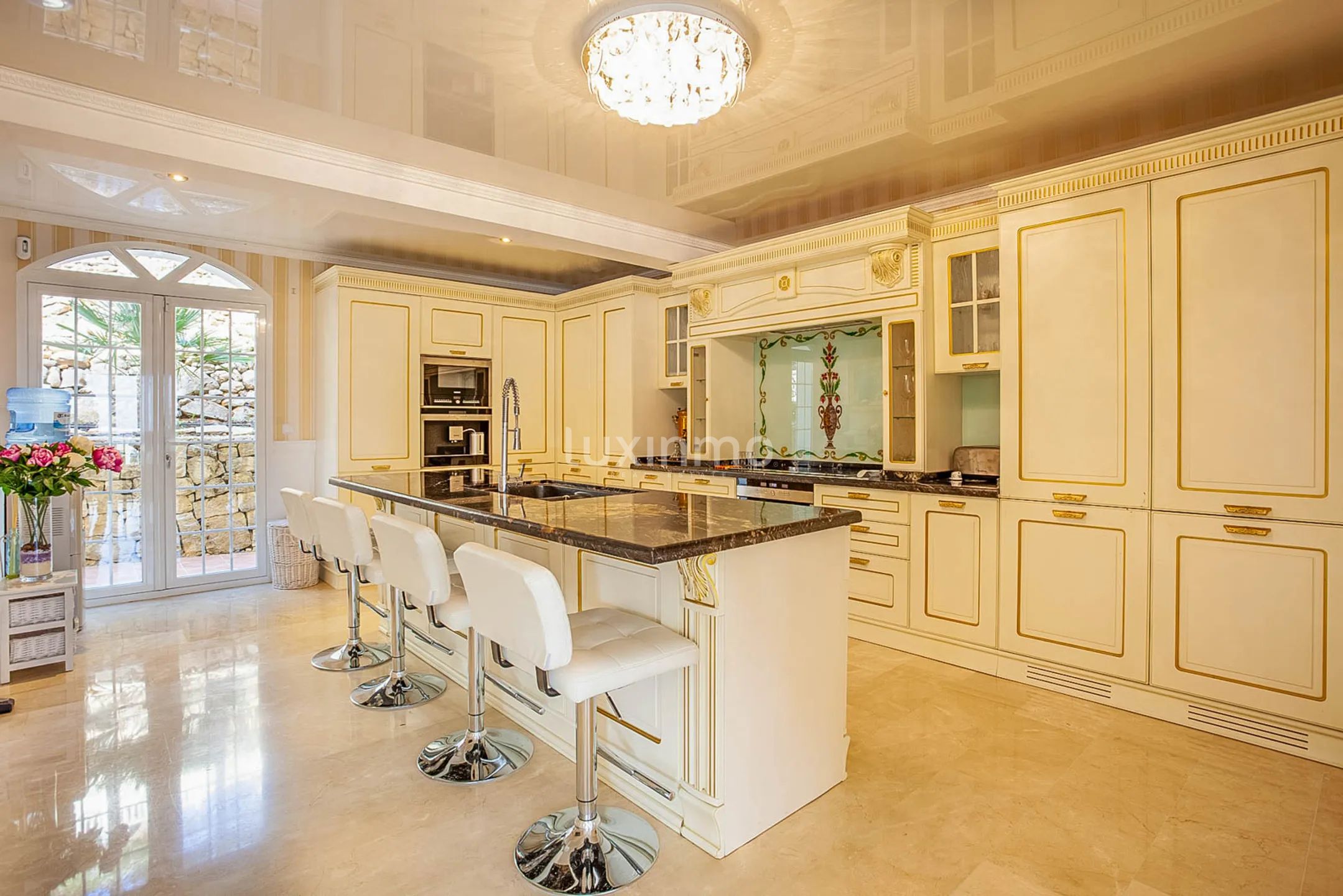 Large detached colonial style villa for sale in Denia — photo 13