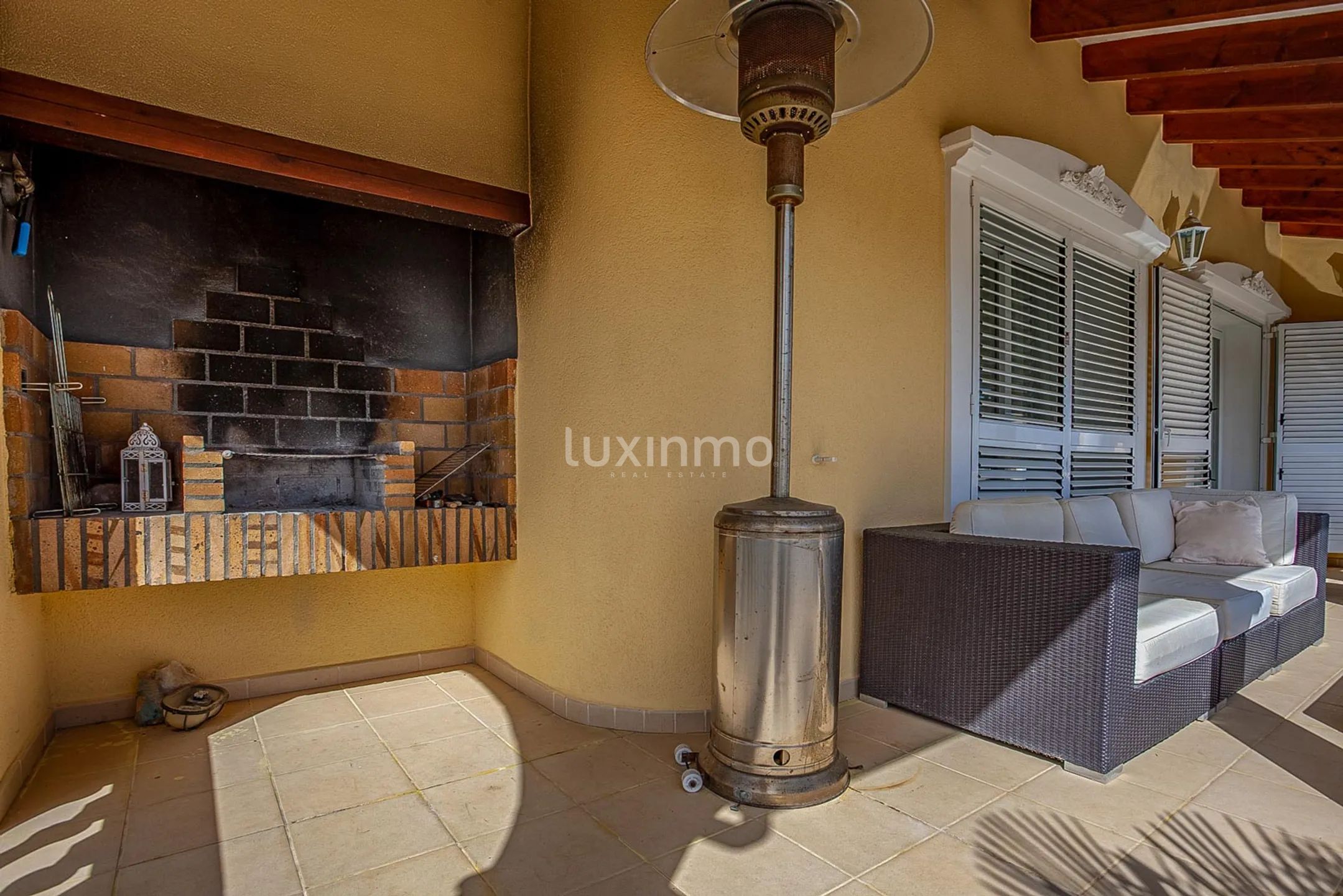 Large detached colonial style villa for sale in Denia — photo 37