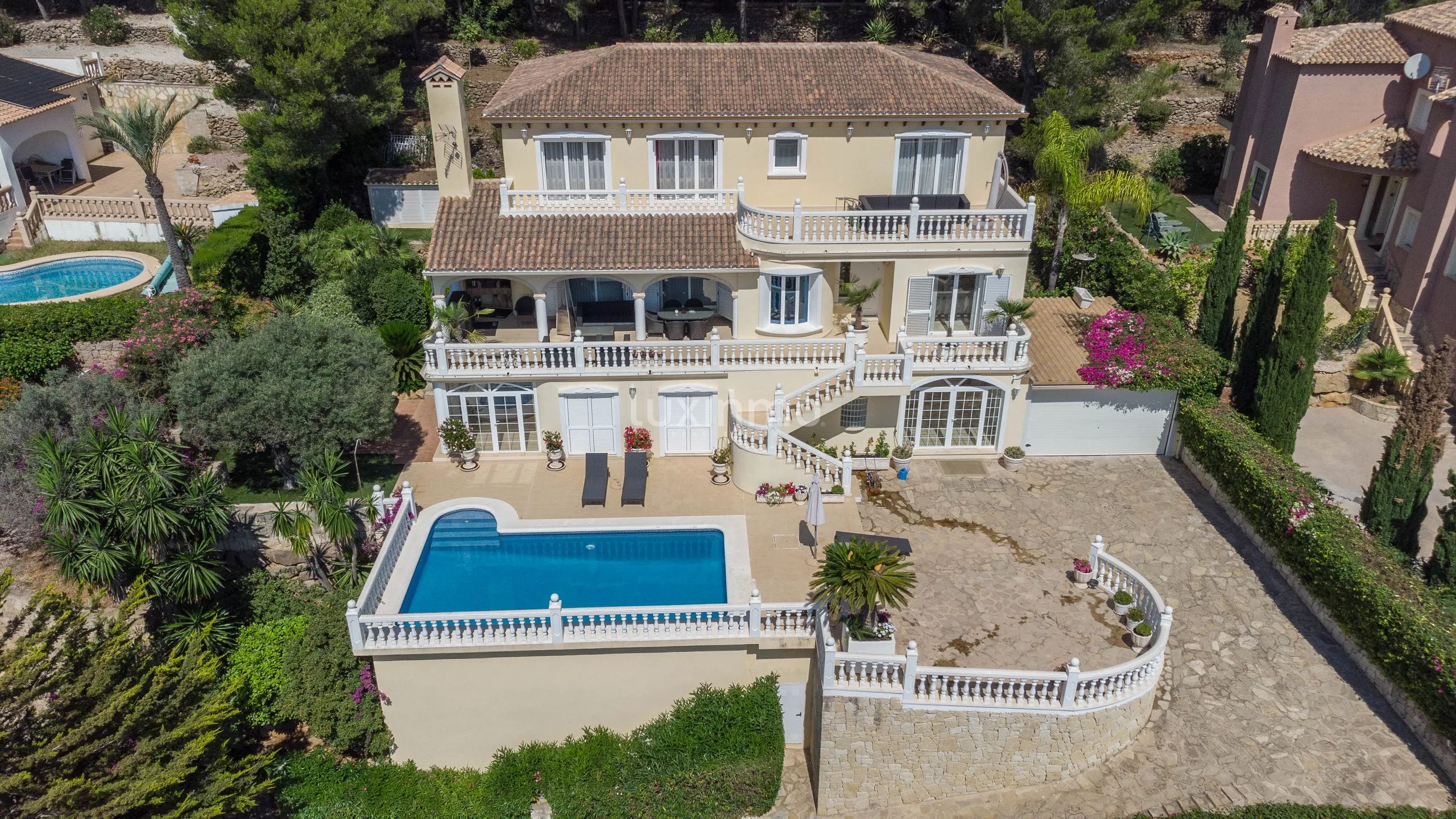 Large detached colonial style villa for sale in Denia — photo 2