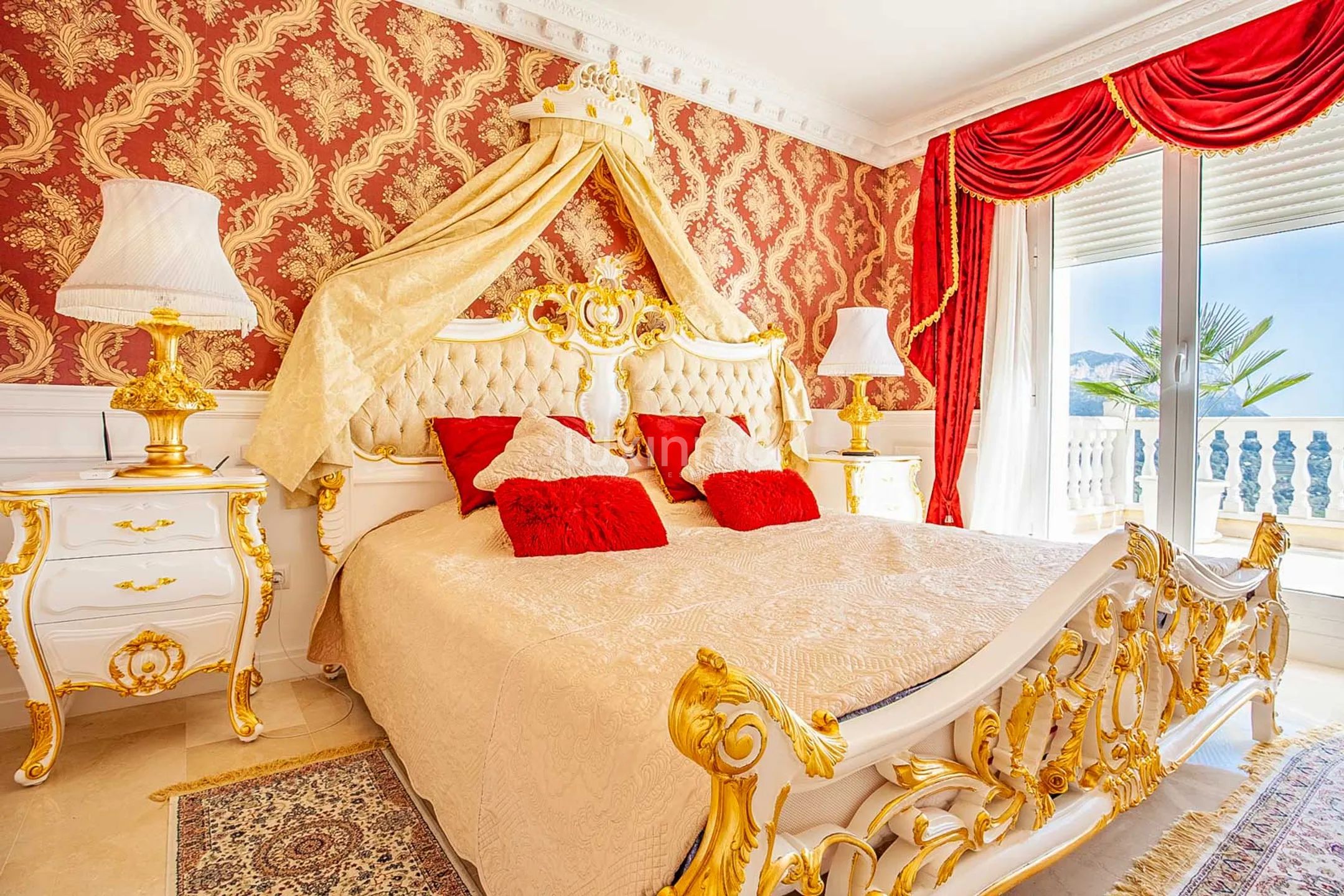 Большая отдельная вилла в колониальном стиле для продажи в Дении — photo 16
