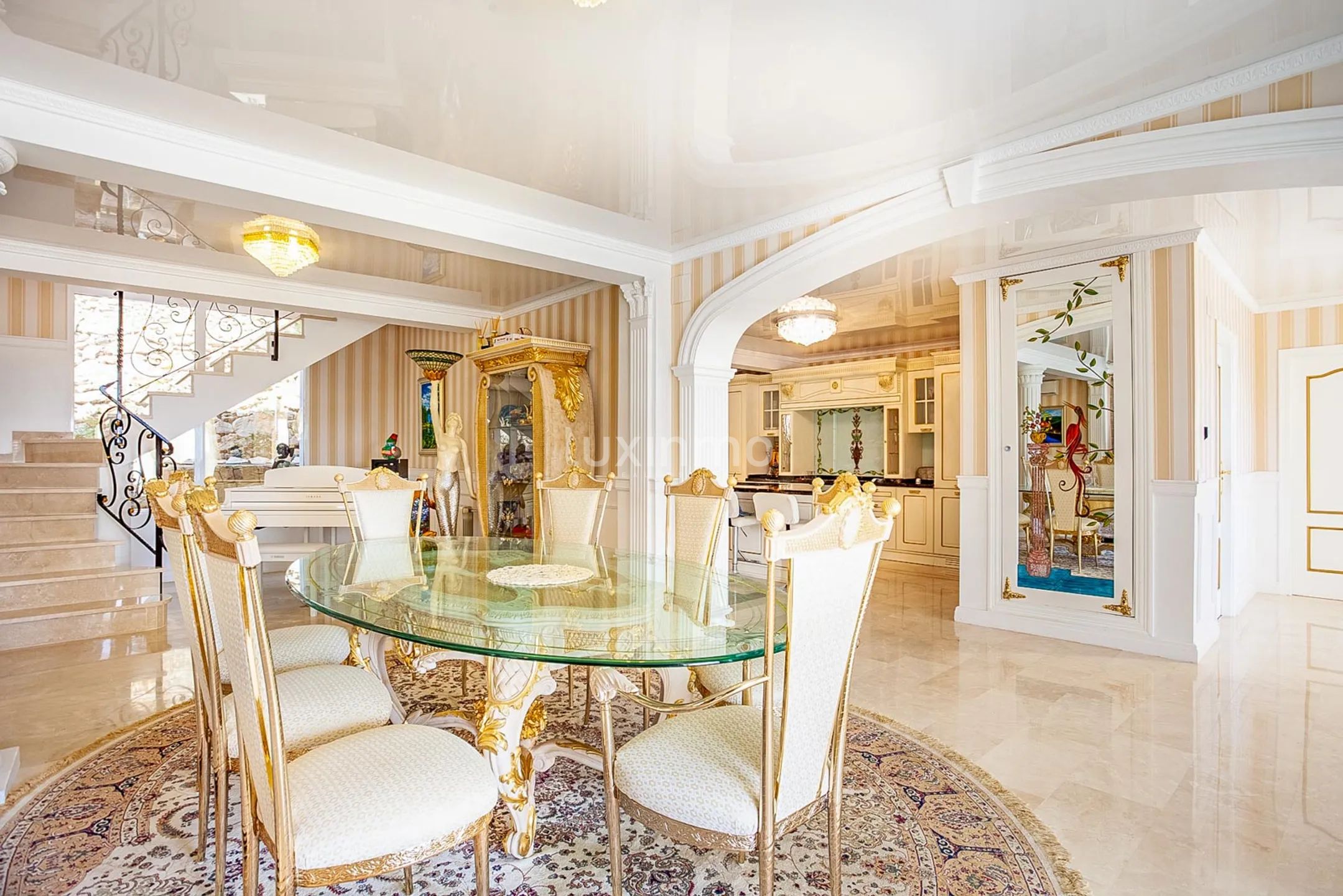 Large detached colonial style villa for sale in Denia — photo 9