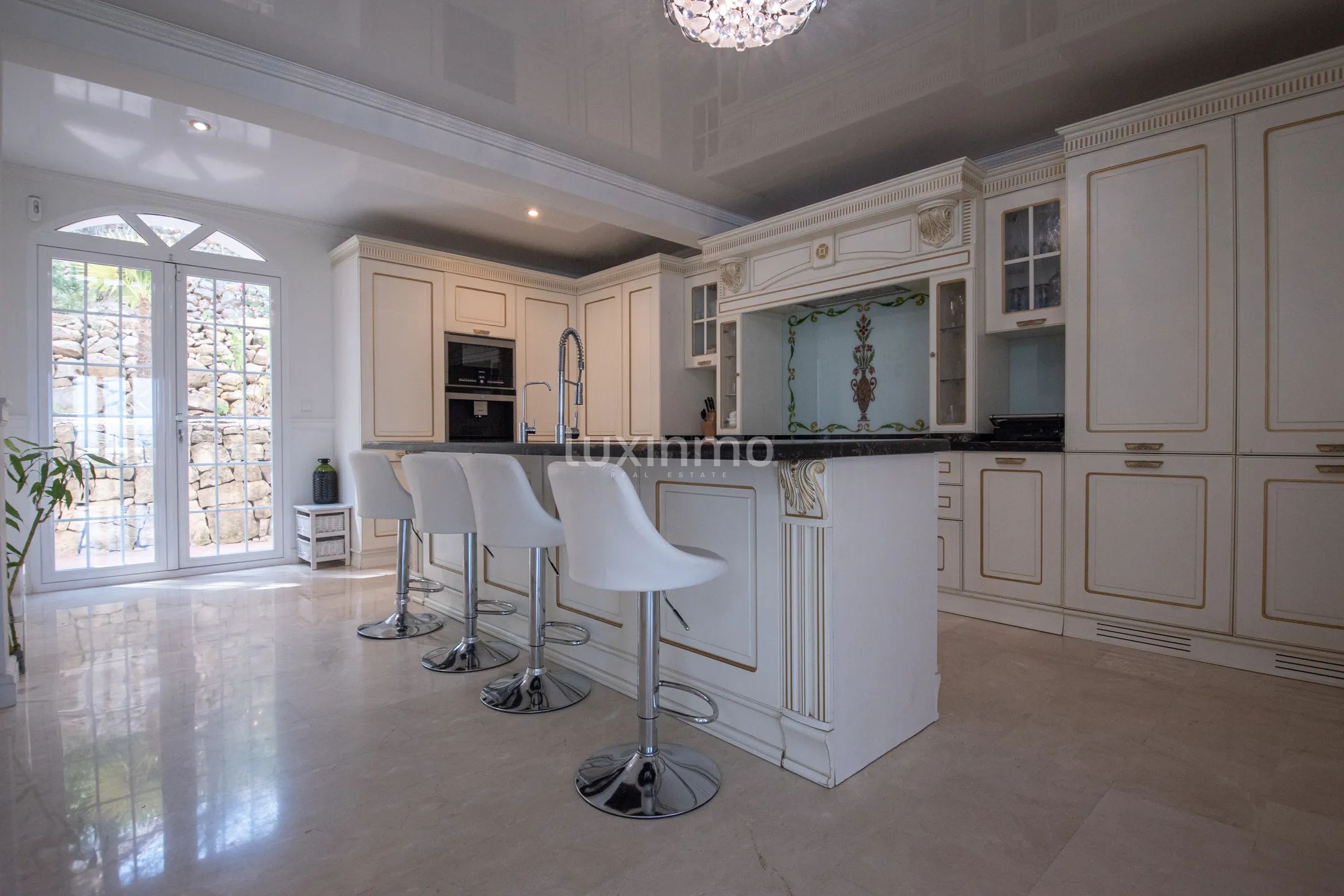 Large detached colonial style villa for sale in Denia — photo 13