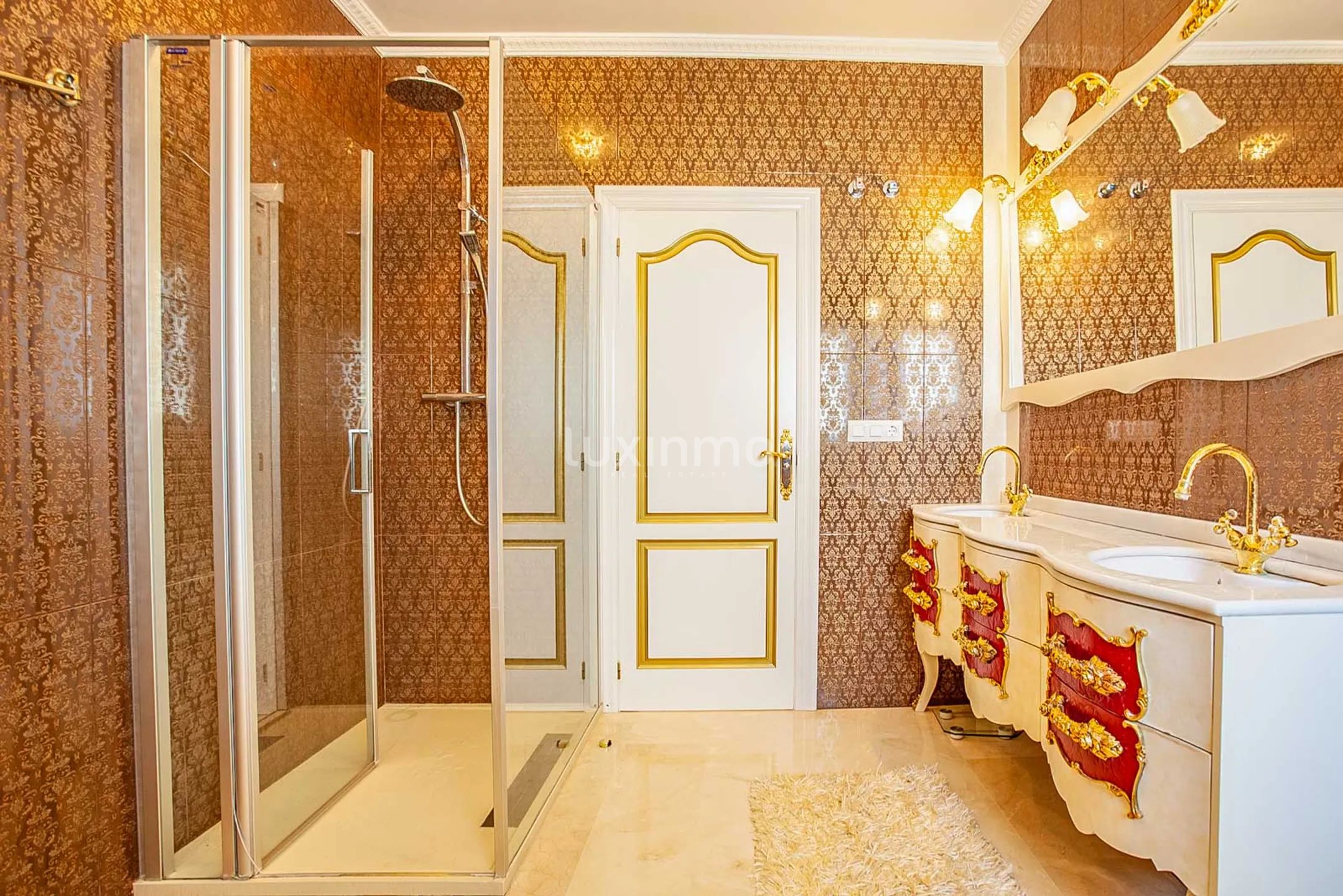 Большая отдельная вилла в колониальном стиле для продажи в Дении — photo 19
